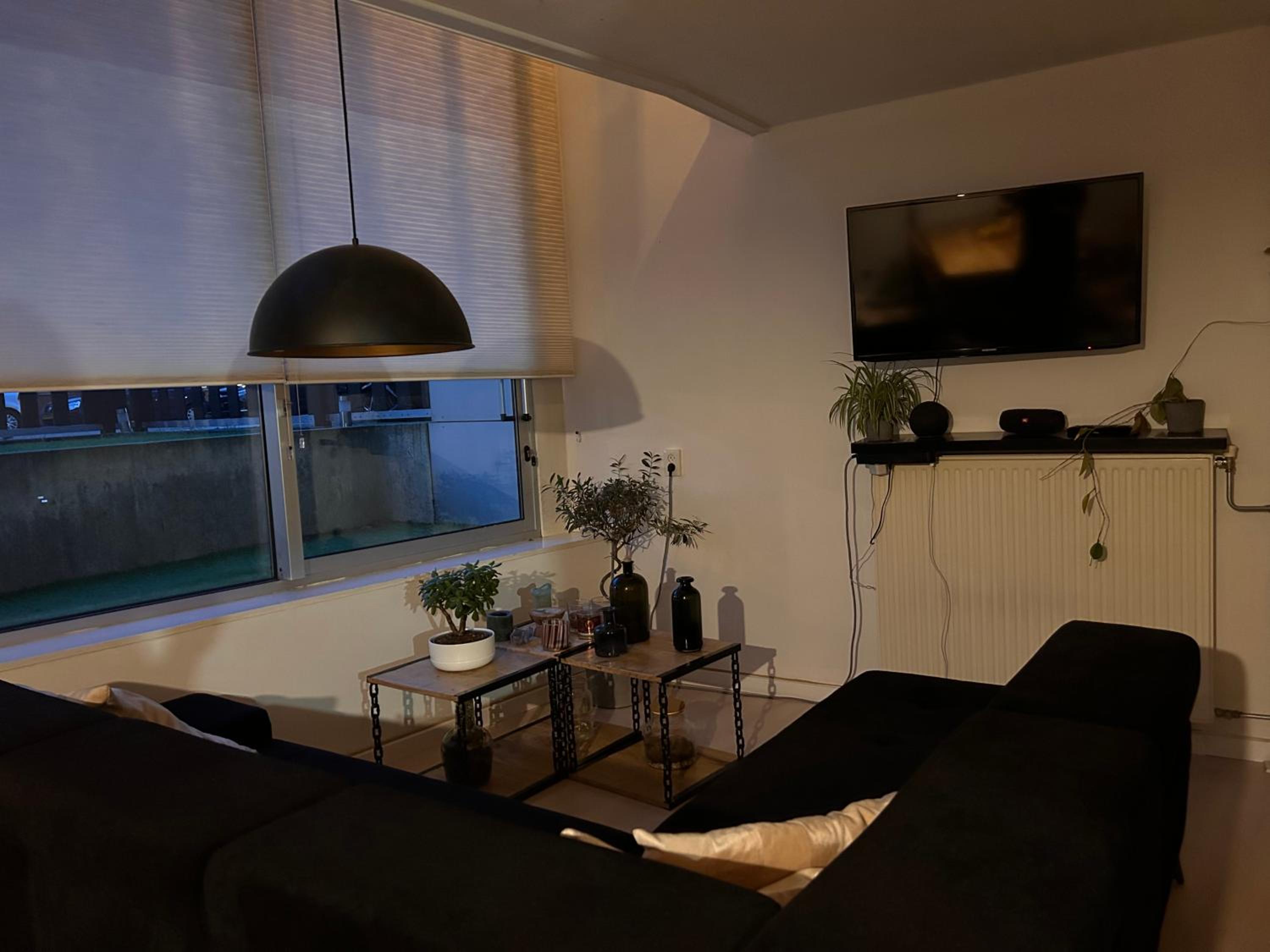 Quiet Garden Room Amsterdam West - by Peter