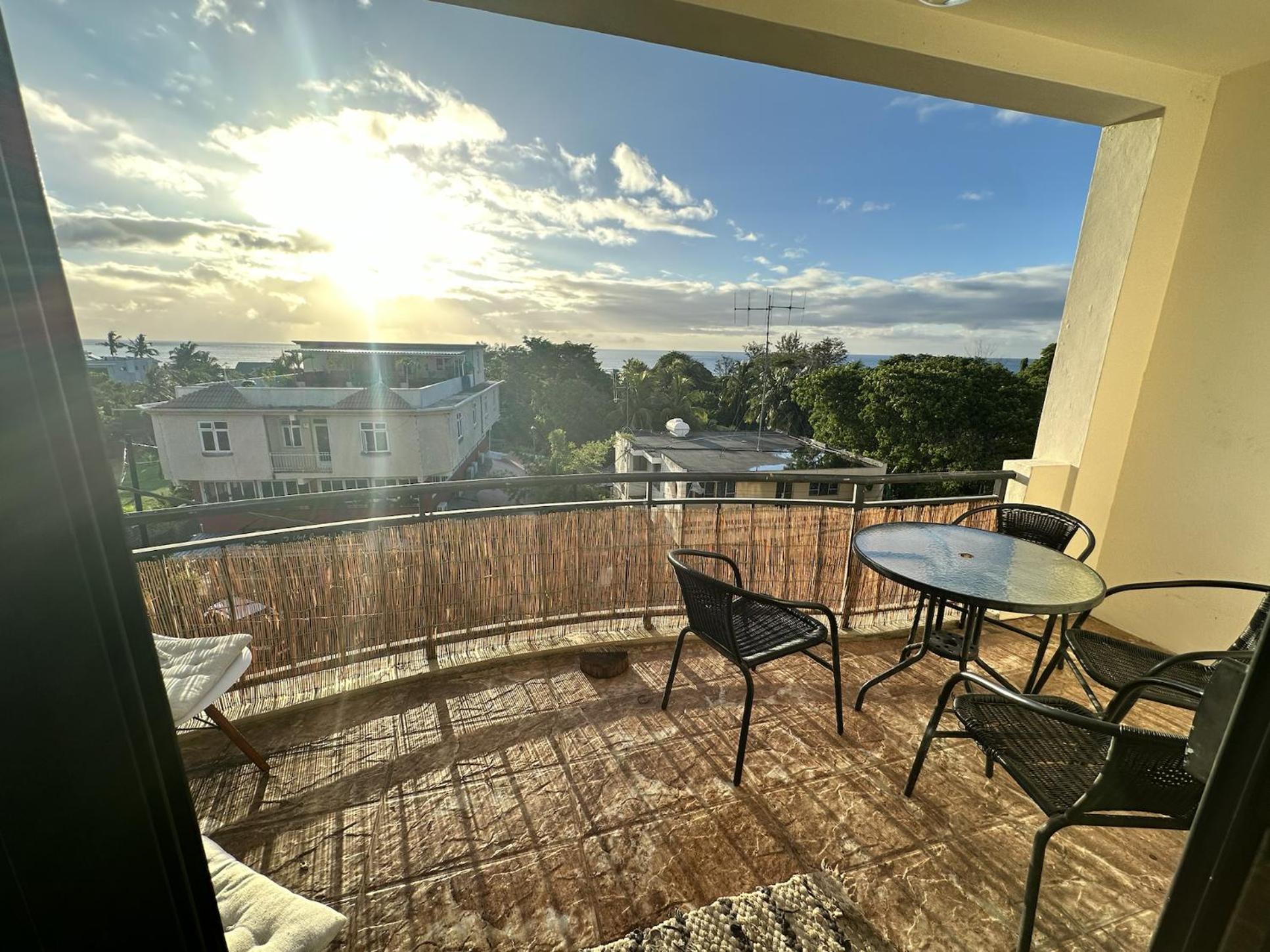 Modern Apartment by the sea view 4