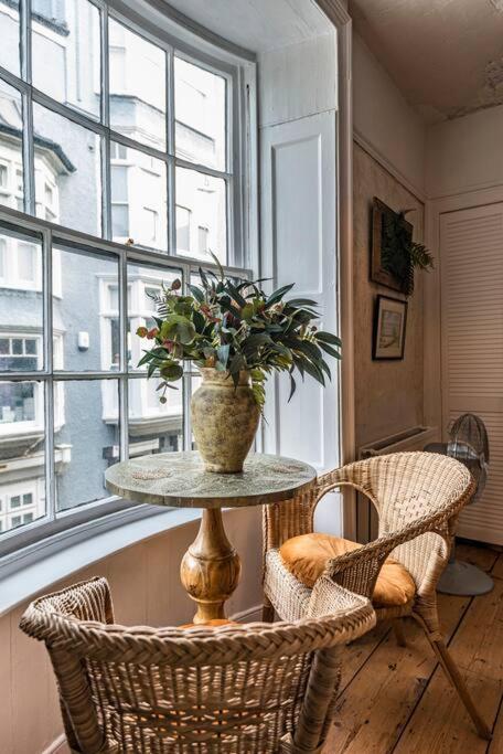 The Old Post Office - Unique house with games room & bar view 2