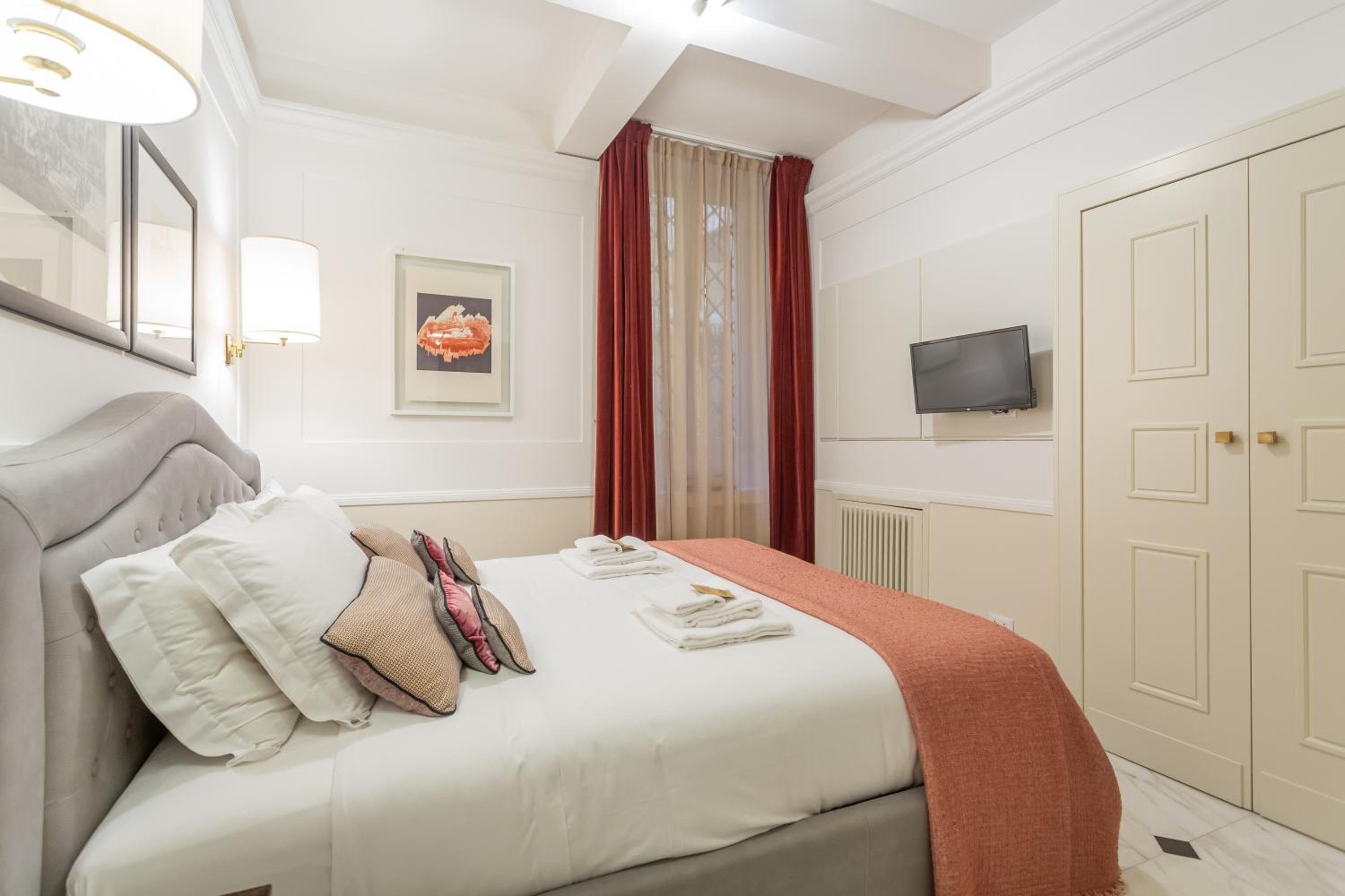 Stylish Spanish Steps Retreat