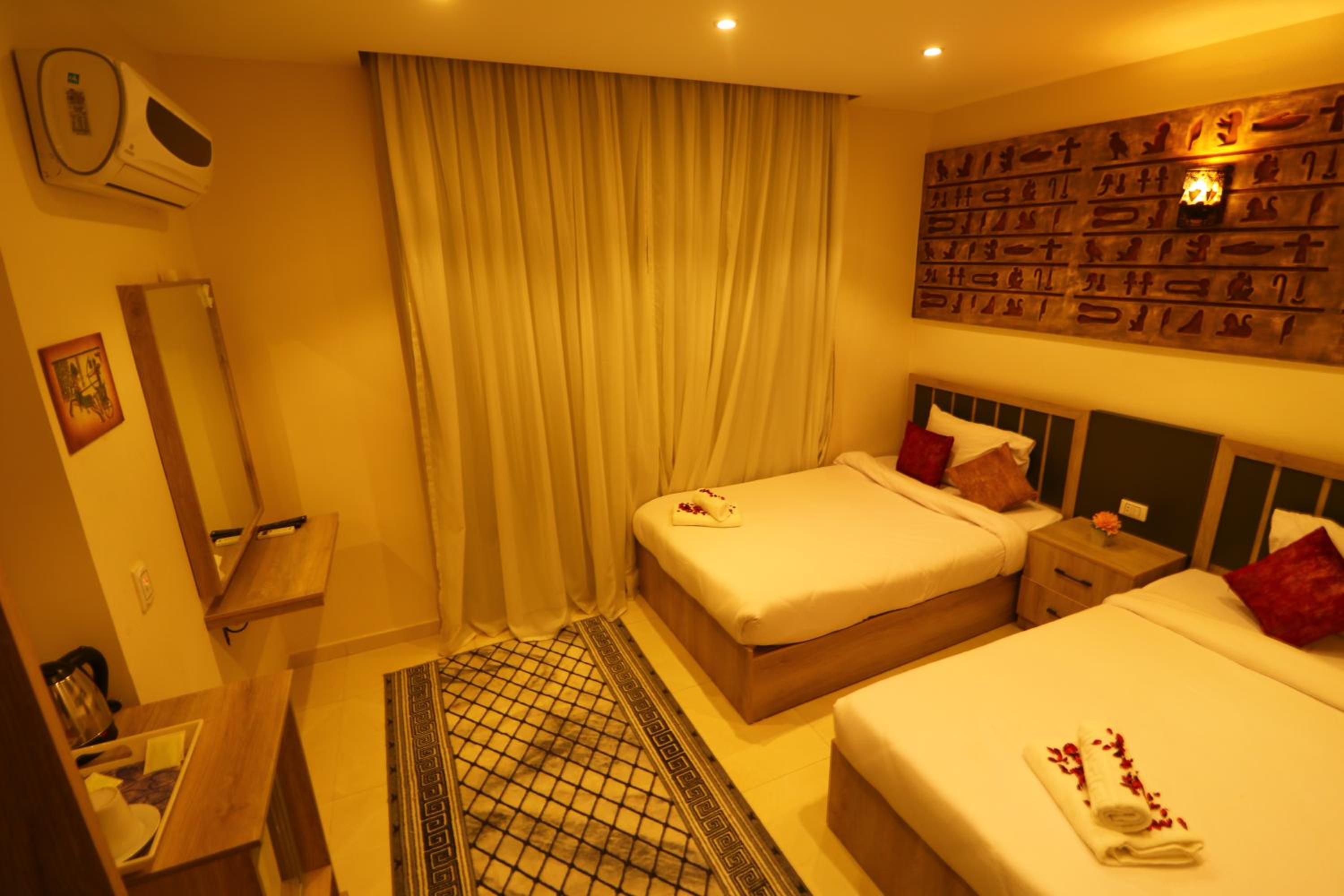 Locanda Pyramids Hotel