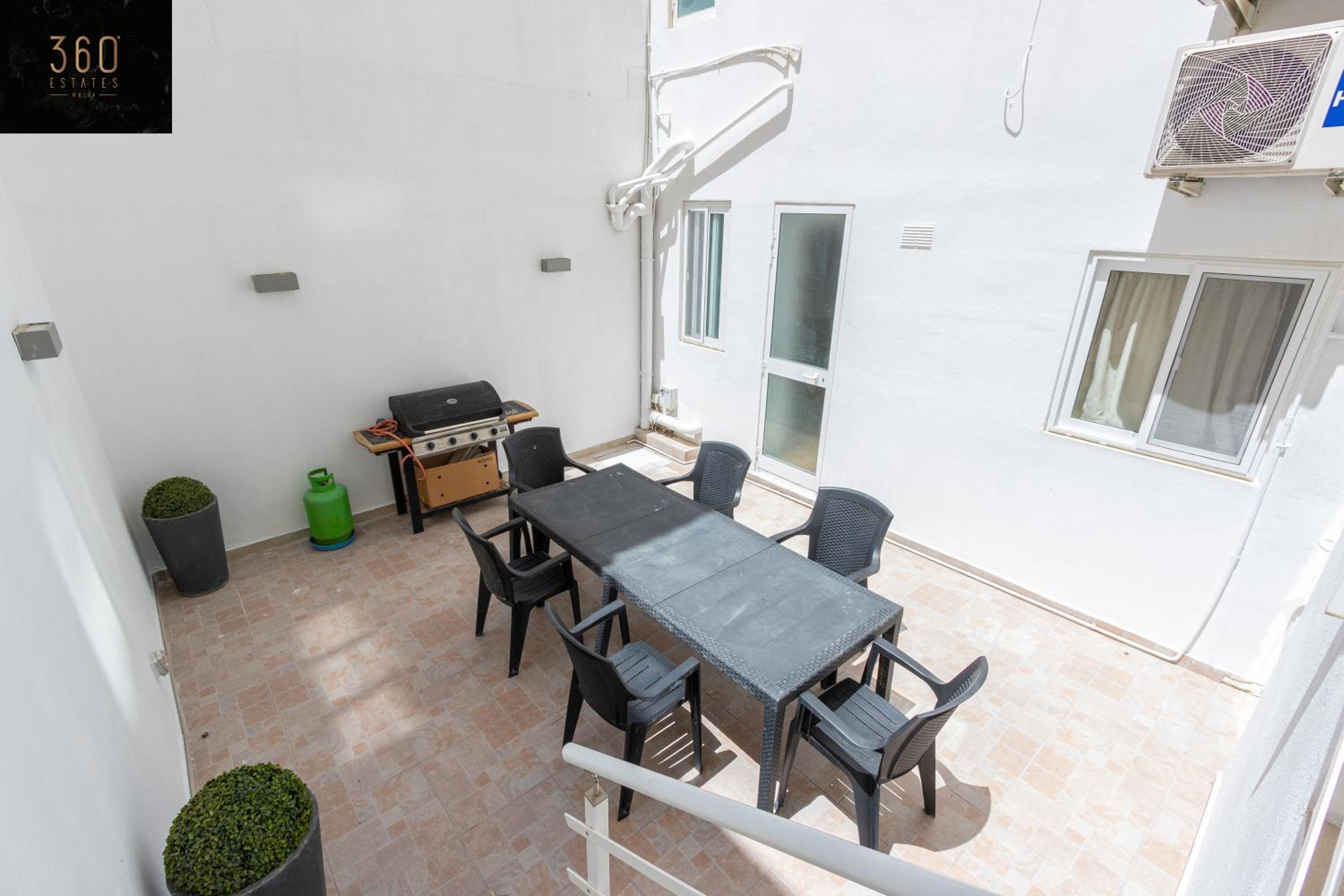 A Large house in central pieta with BBQ & Terrace by 360 Estates view 5