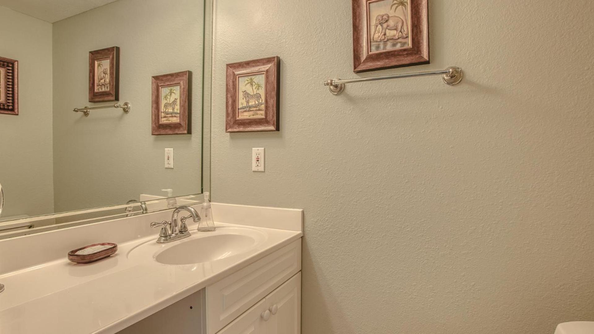 Southbay 33 Short walk to 300ft of Private Beach 3 Bedroom Townhome view 4