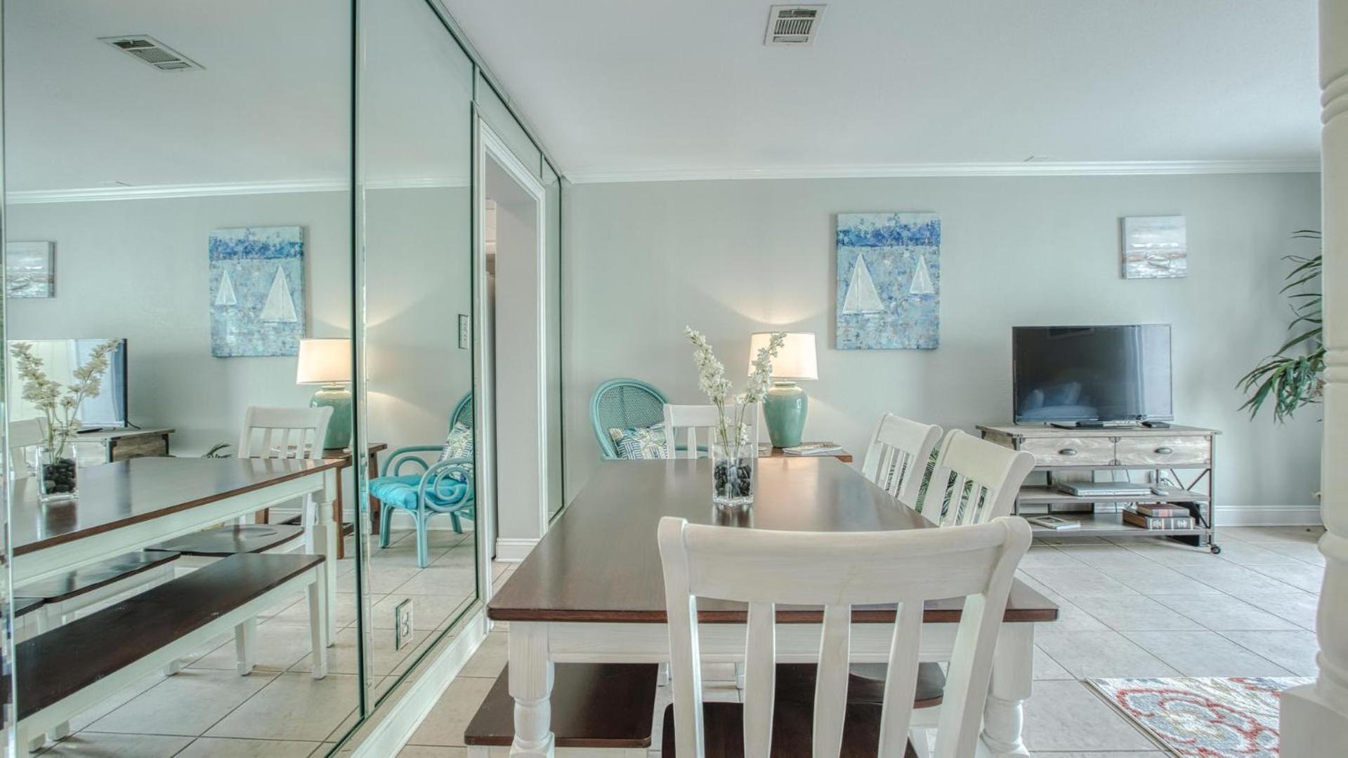 Southbay 33 Short walk to 300ft of Private Beach 3 Bedroom Townhome view 5