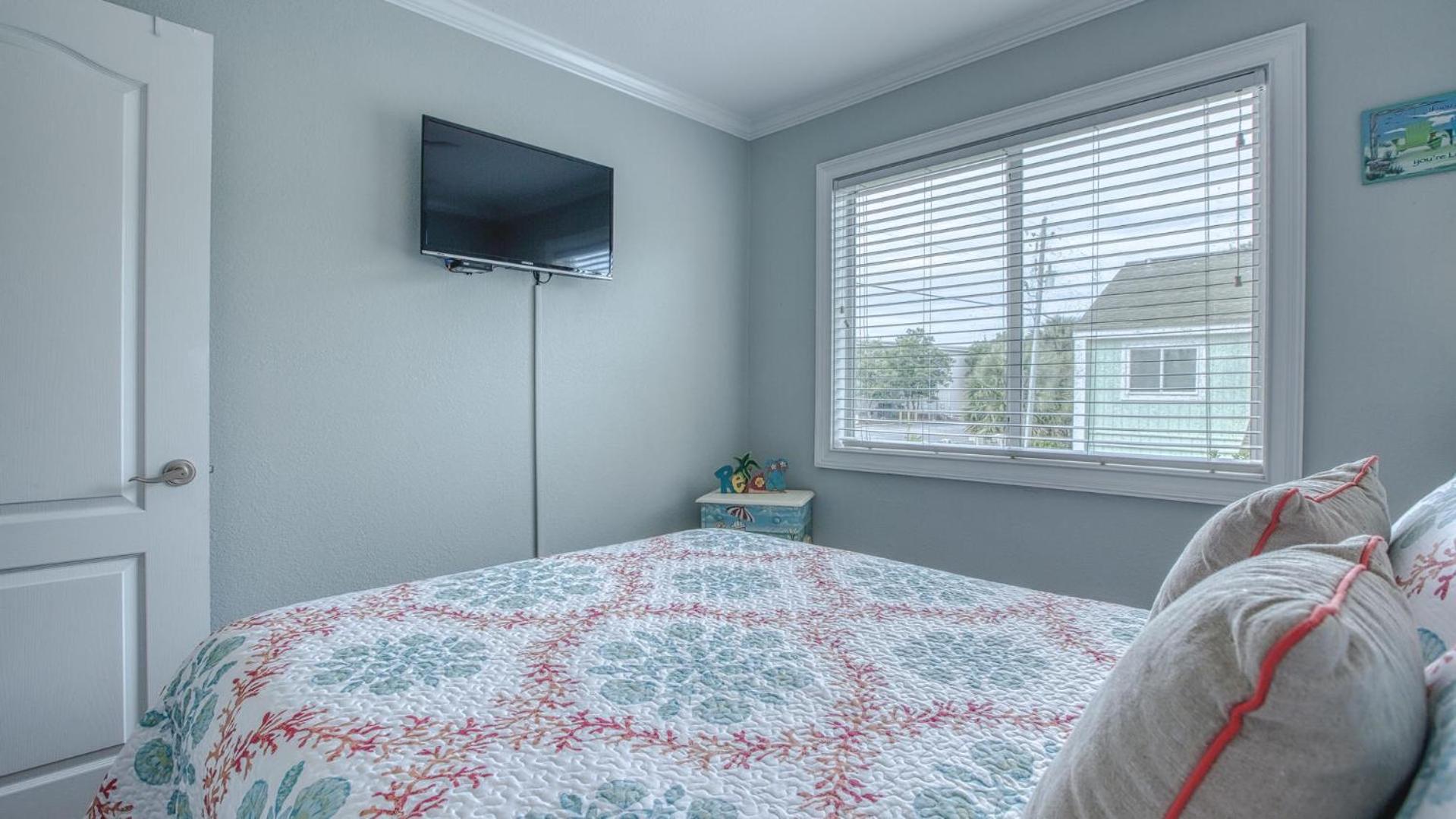 Southbay 33 Short walk to 300ft of Private Beach 3 Bedroom Townhome view 2