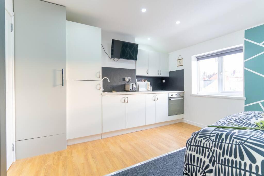 Stylish Studio in Moseley Village view 2