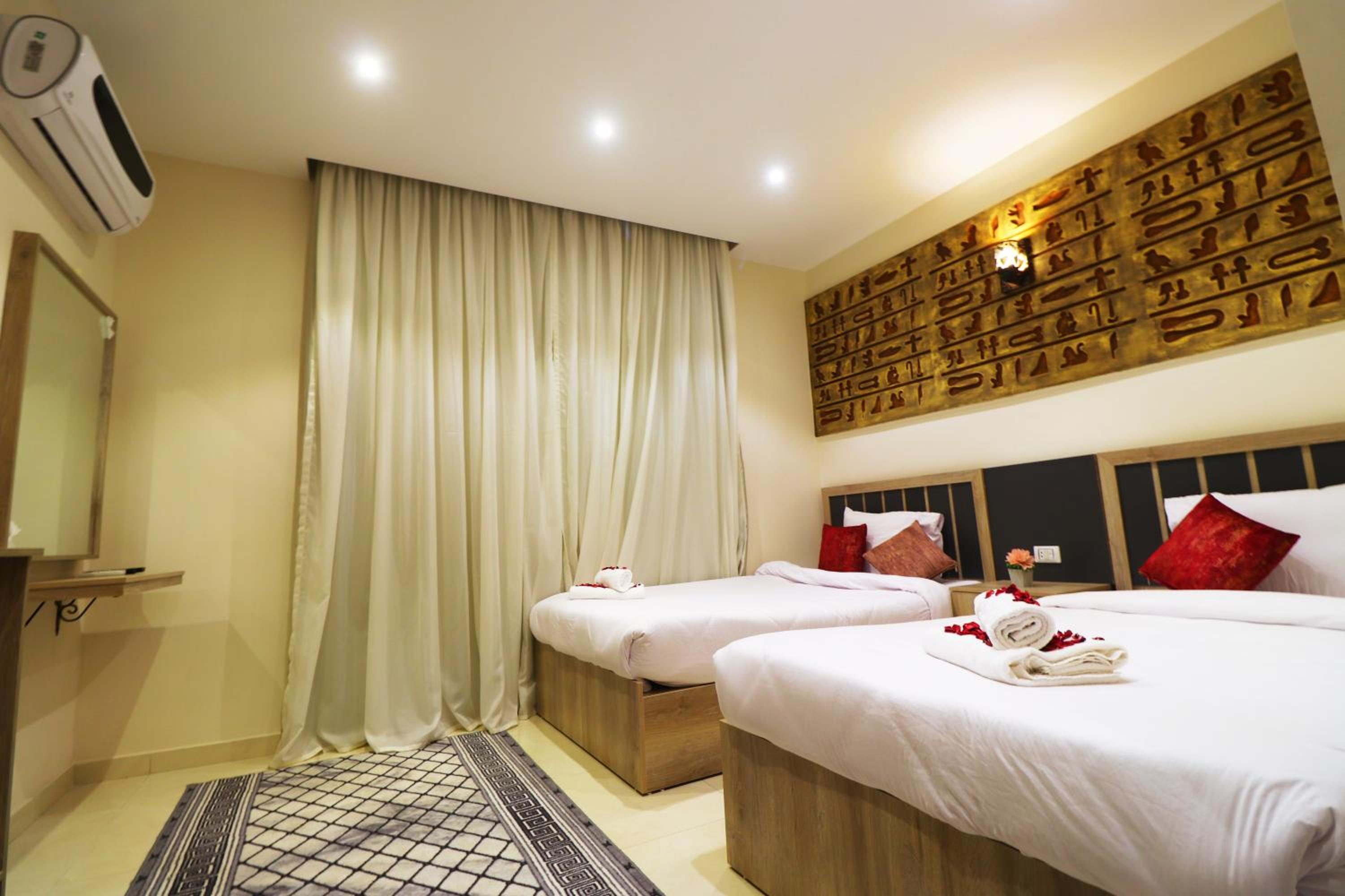 Locanda Pyramids Hotel