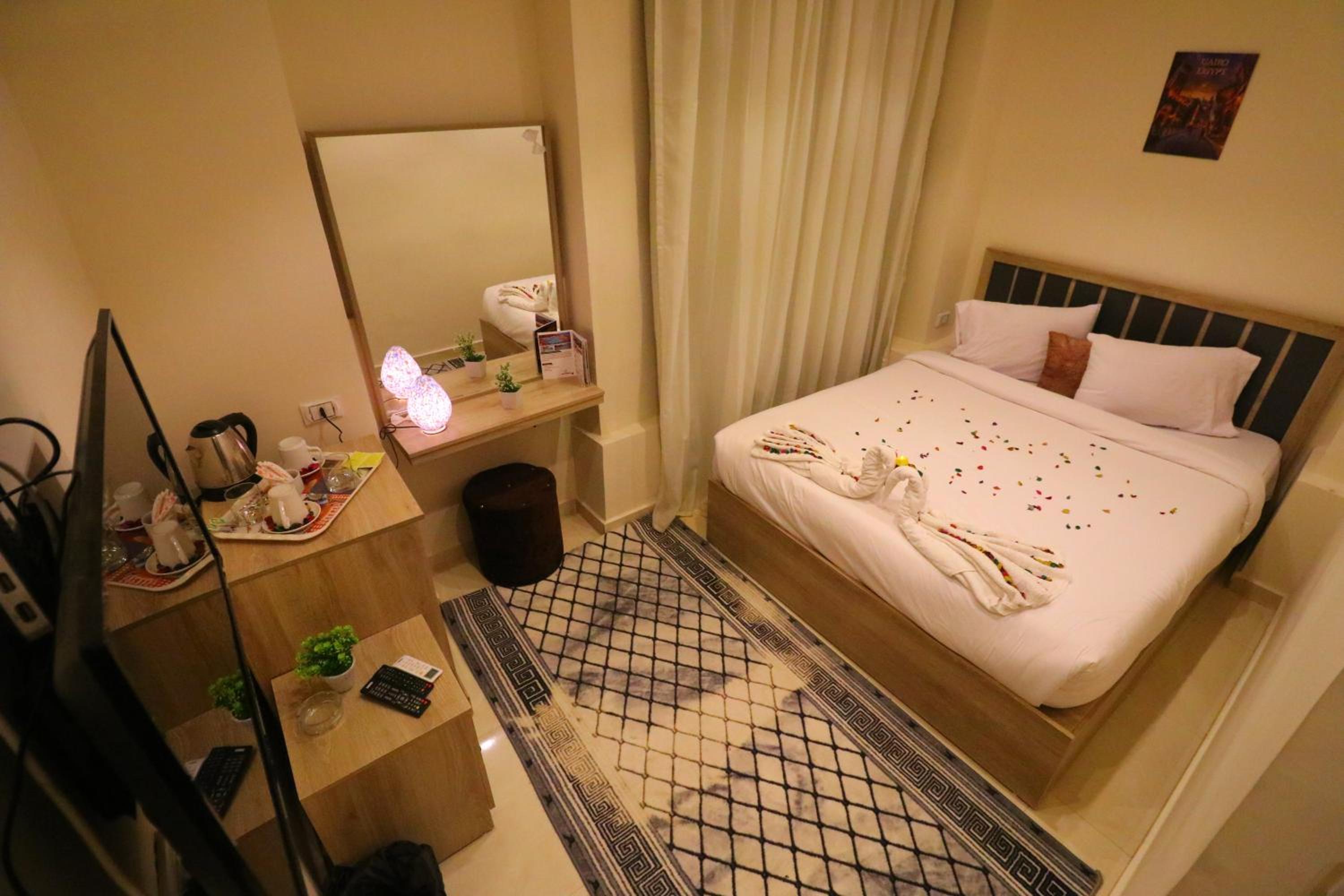 Locanda Pyramids Hotel