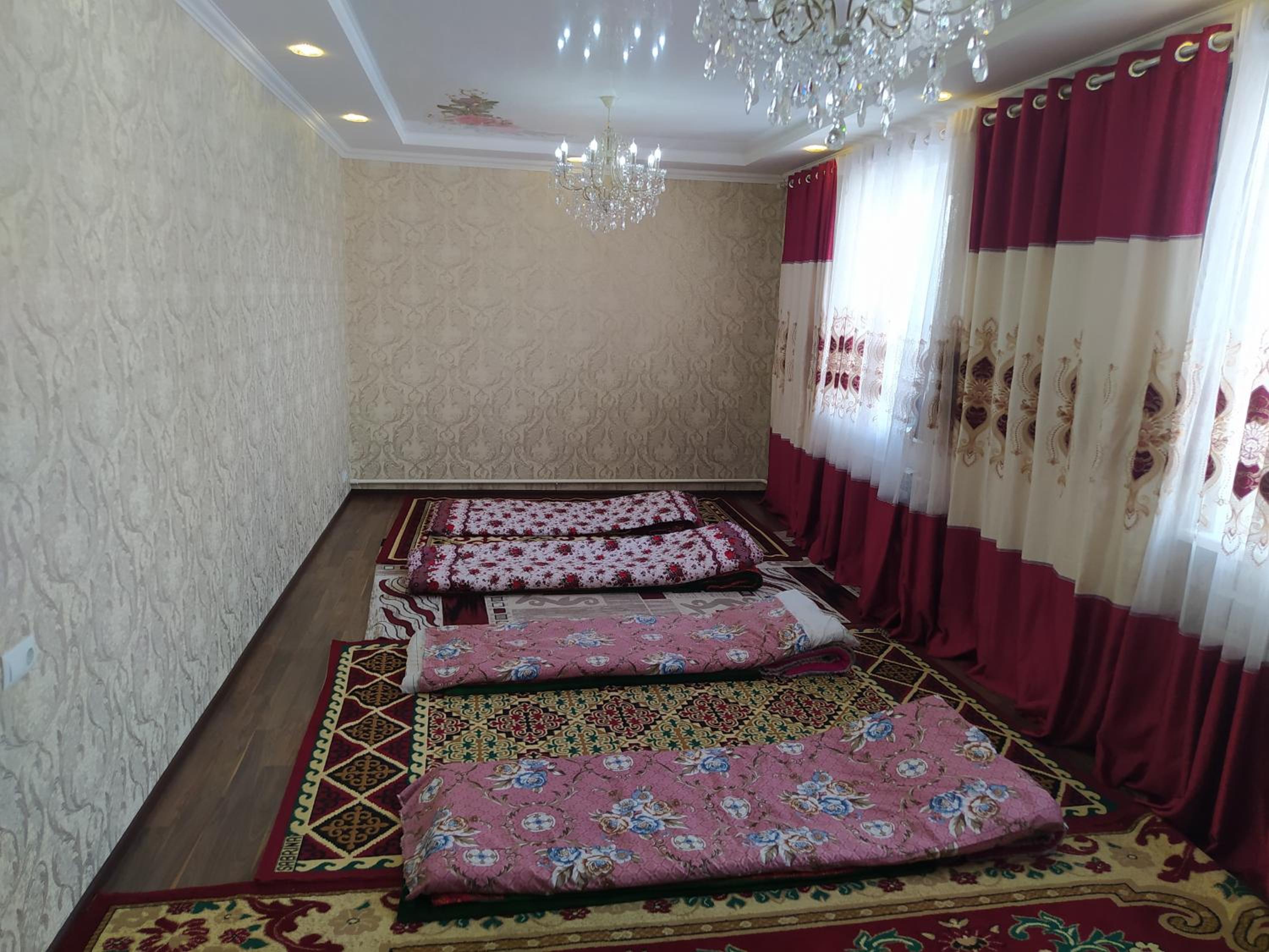 Jusup Guest House, Hostel horse riding tours to Son Kol and Karakol view 4