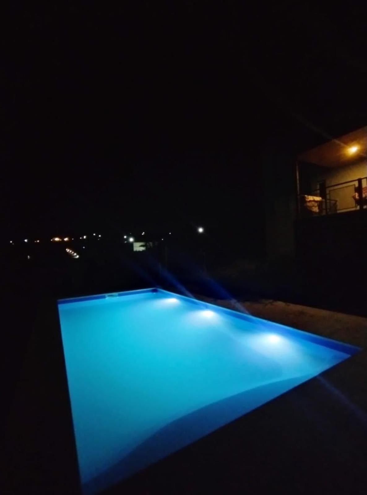 Alquiler temporario en Estancia Vieja: Casa de campo con vistas panorámicas. Completa y cómoda