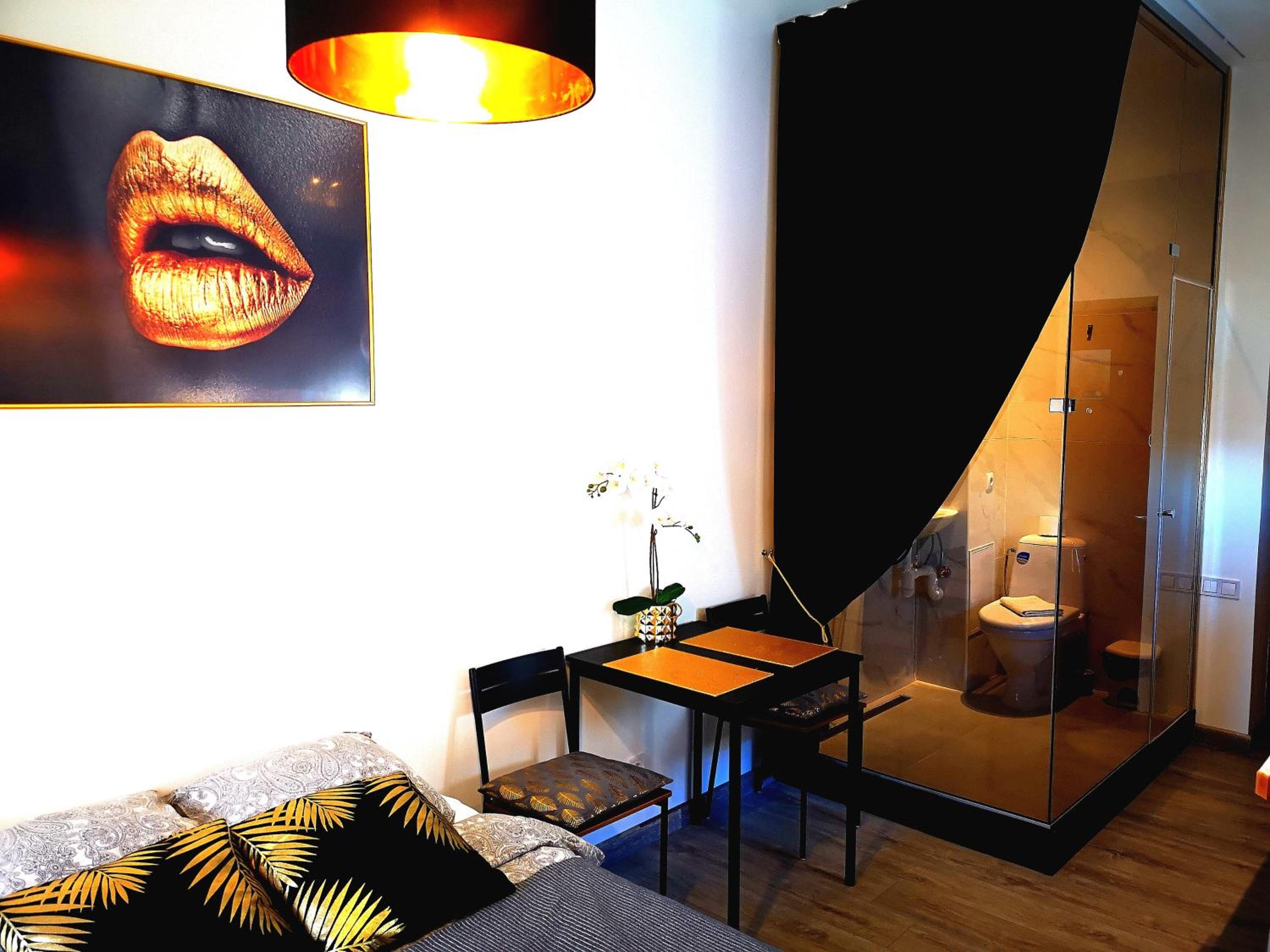 Gold & Studio