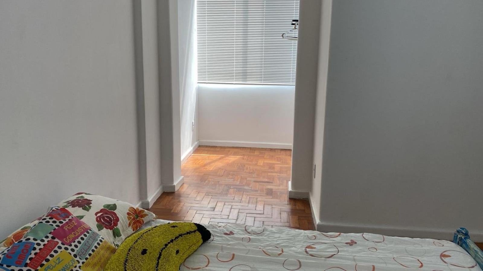 Apartamento 1 quadra da praia C124