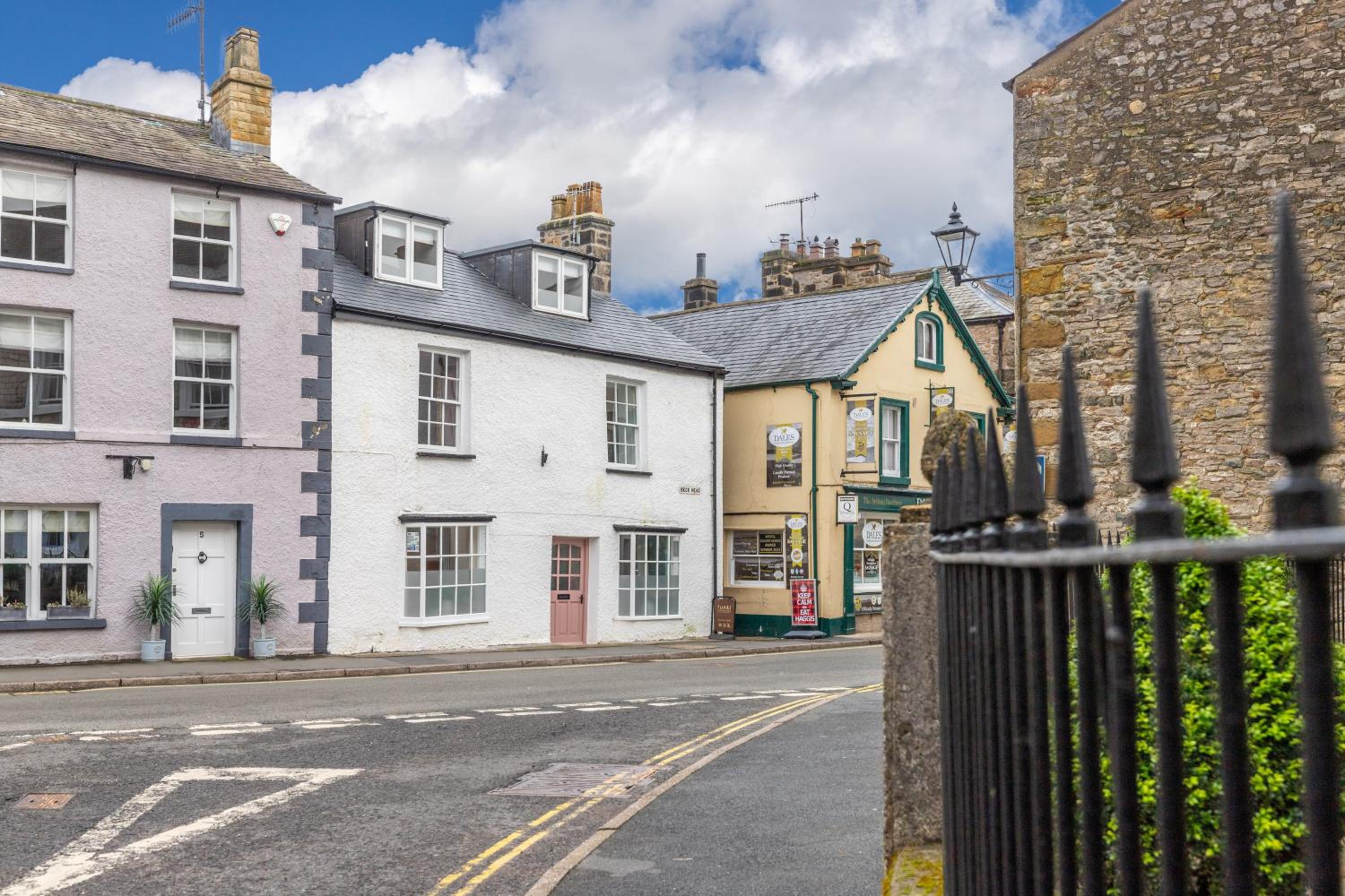 3 Beck Head Kirkby Lonsdale view 2
