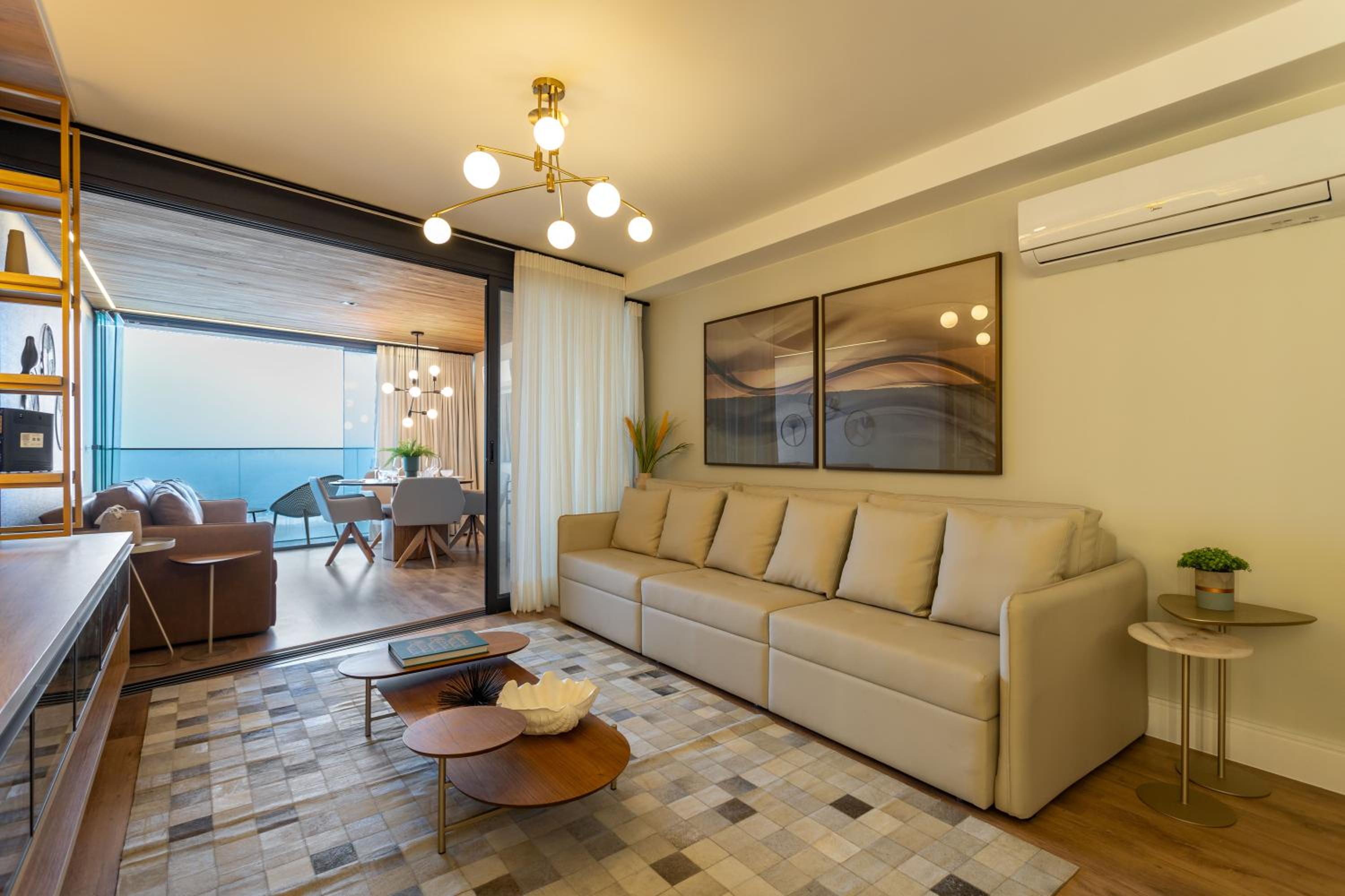 Luxuosos Apartamentos por Temporada na Atlântica à Beira-Mar, Copacabana