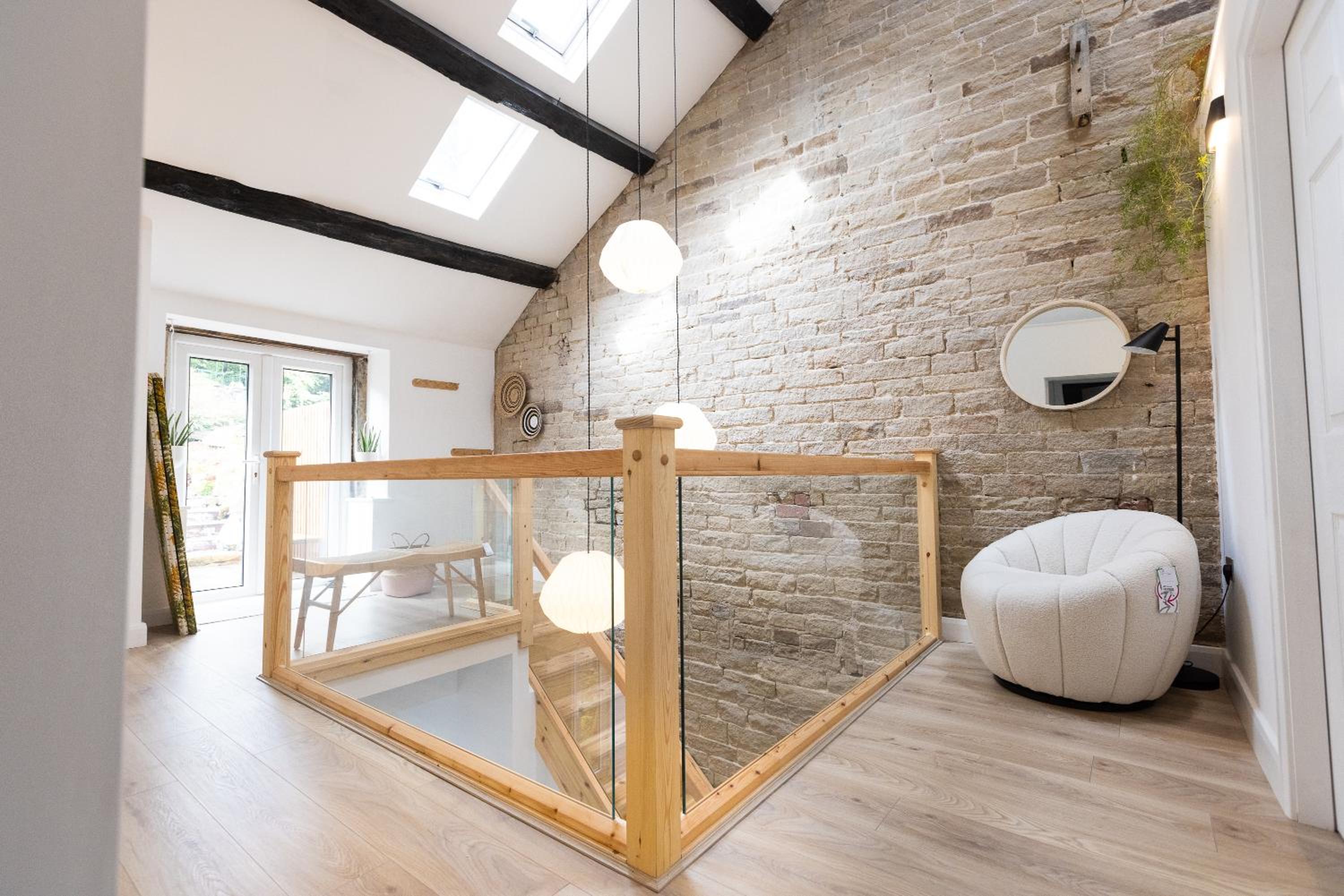 The Wagon Shed Stylish Conversion with Garden and Parking view 5
