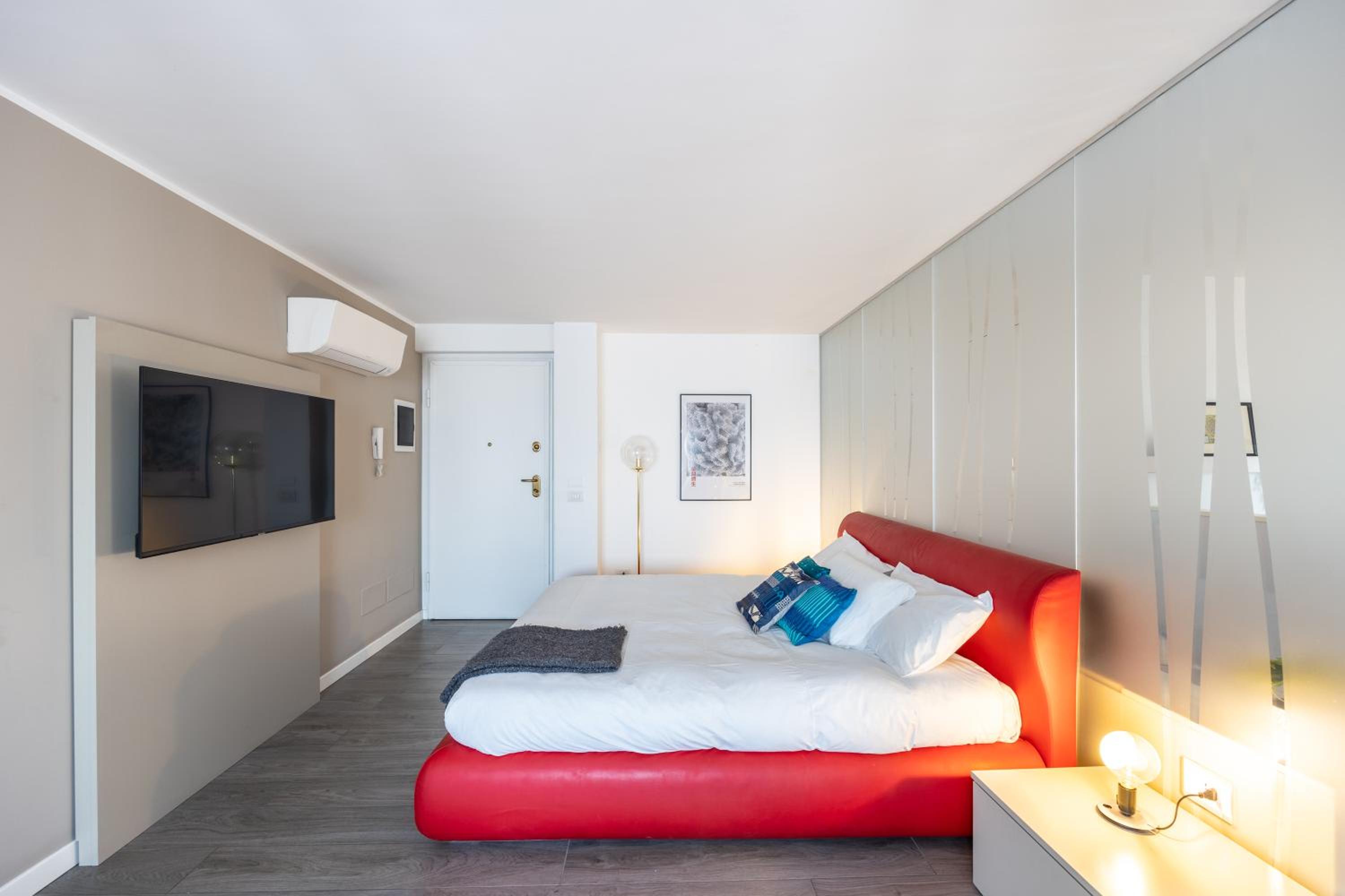 Bocconi's Nest - Close to Duomo with terrace