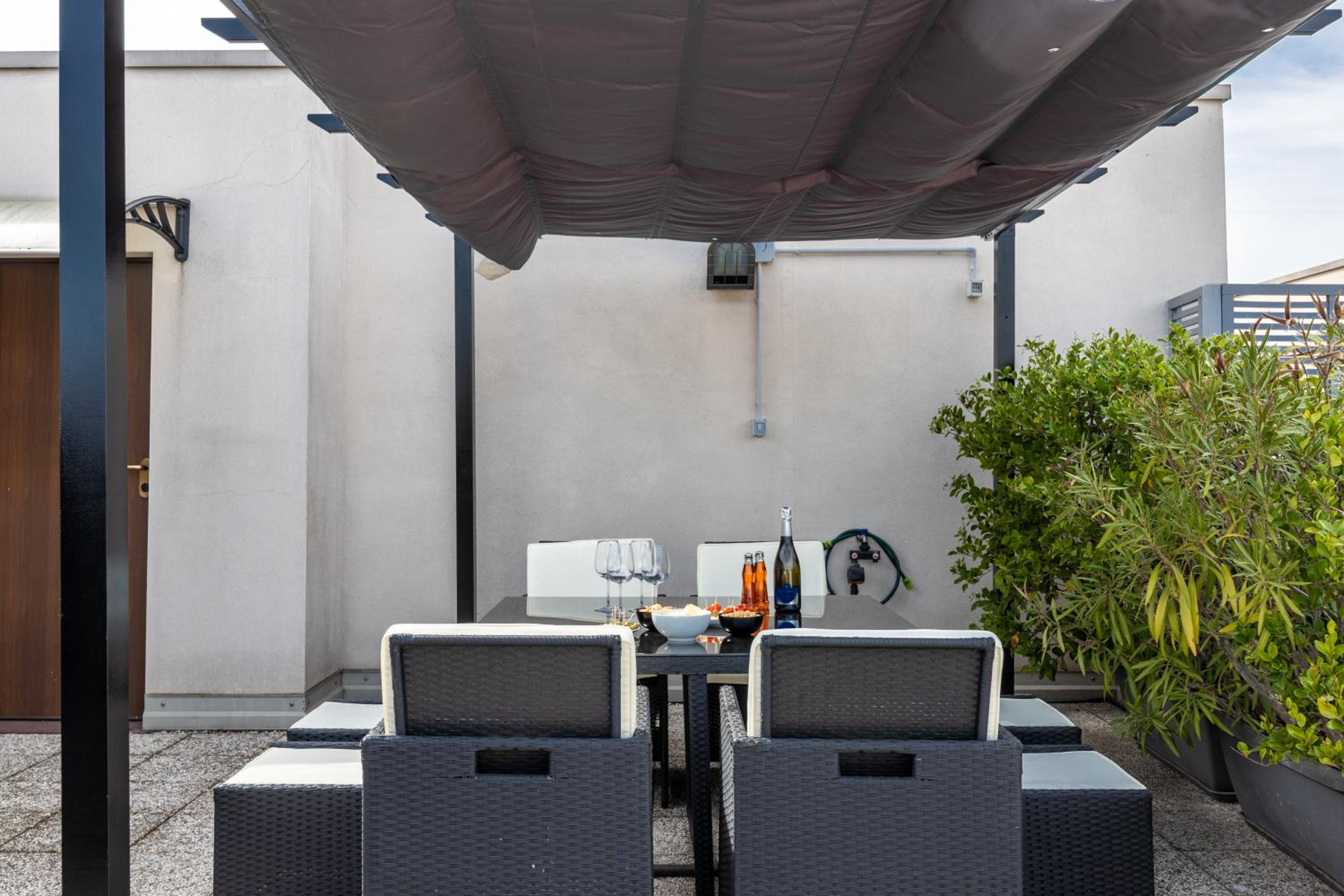 Bocconi's Nest - Close to Duomo with terrace