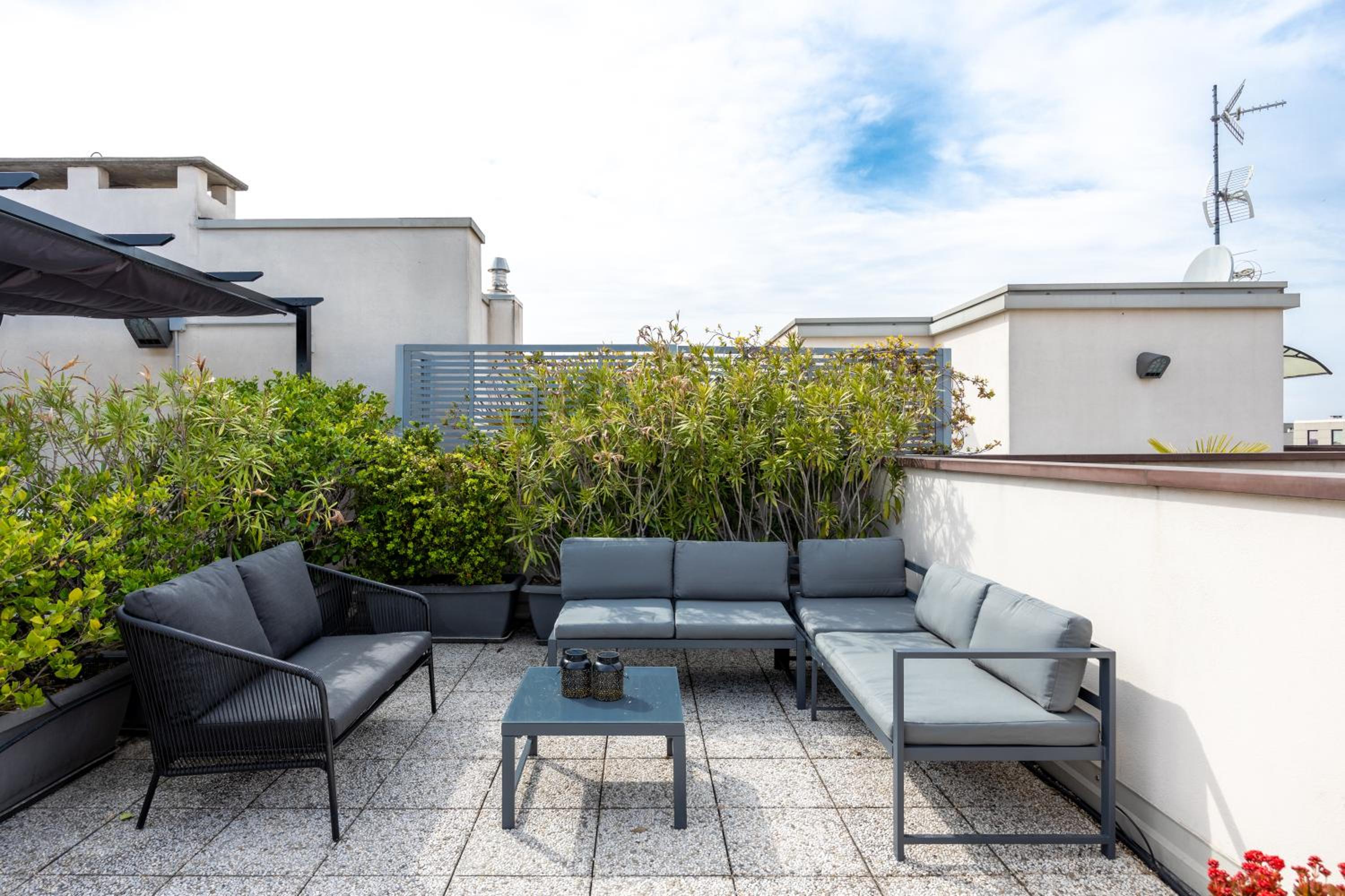 Bocconi's Nest - Close to Duomo with terrace