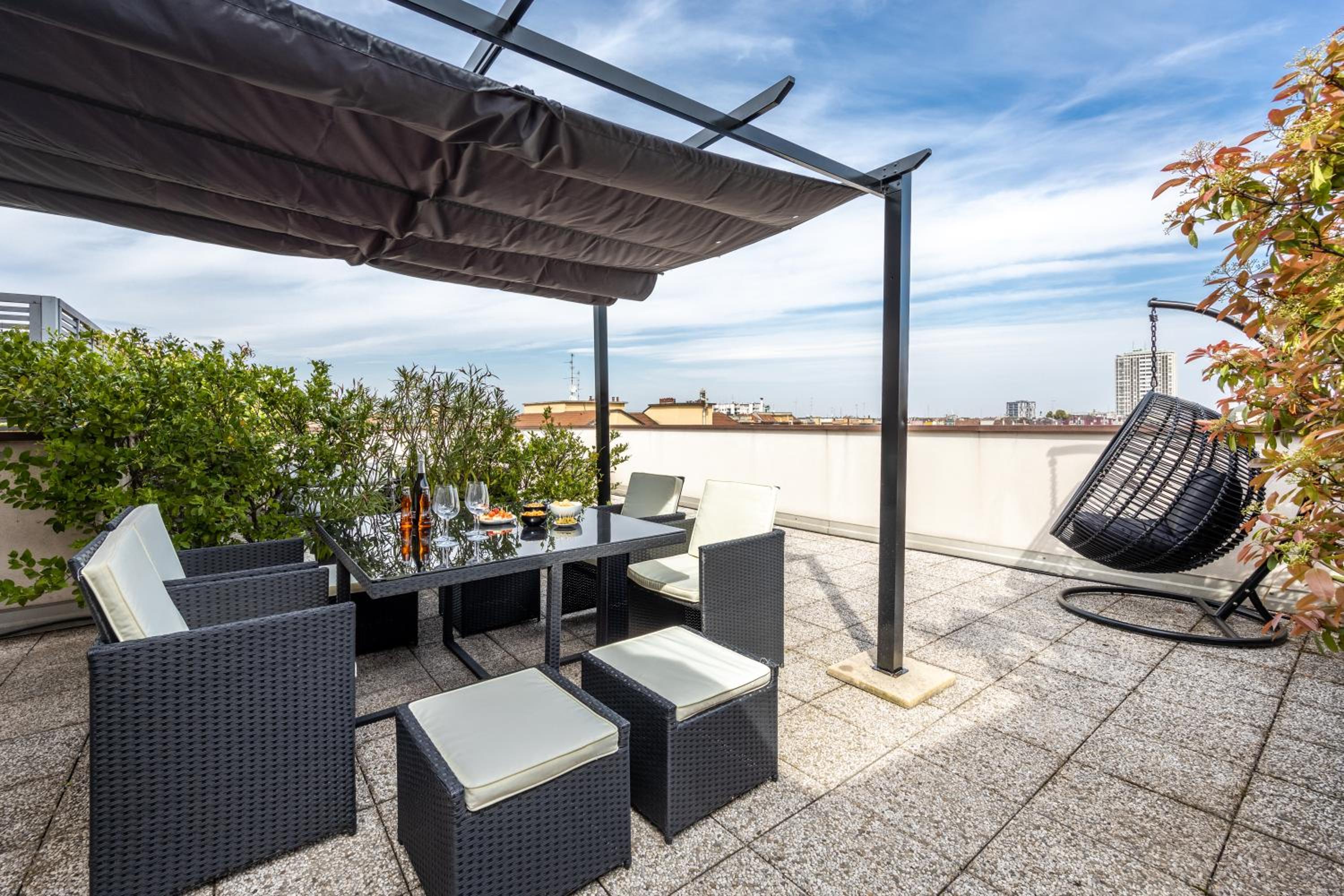 Bocconi's Nest - Close to Duomo with terrace