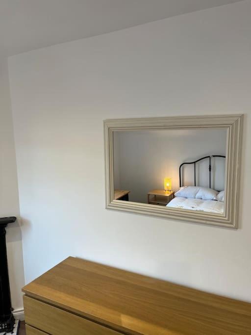 Charming Victorian Terrace, South Belfast view 4