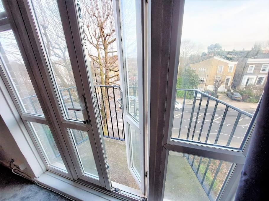 3 bedroom Flat in Hoxton London