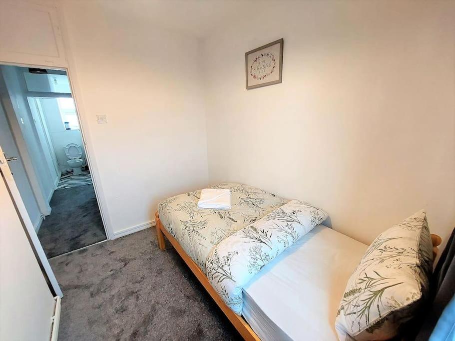 3 bedroom Flat in Hoxton London