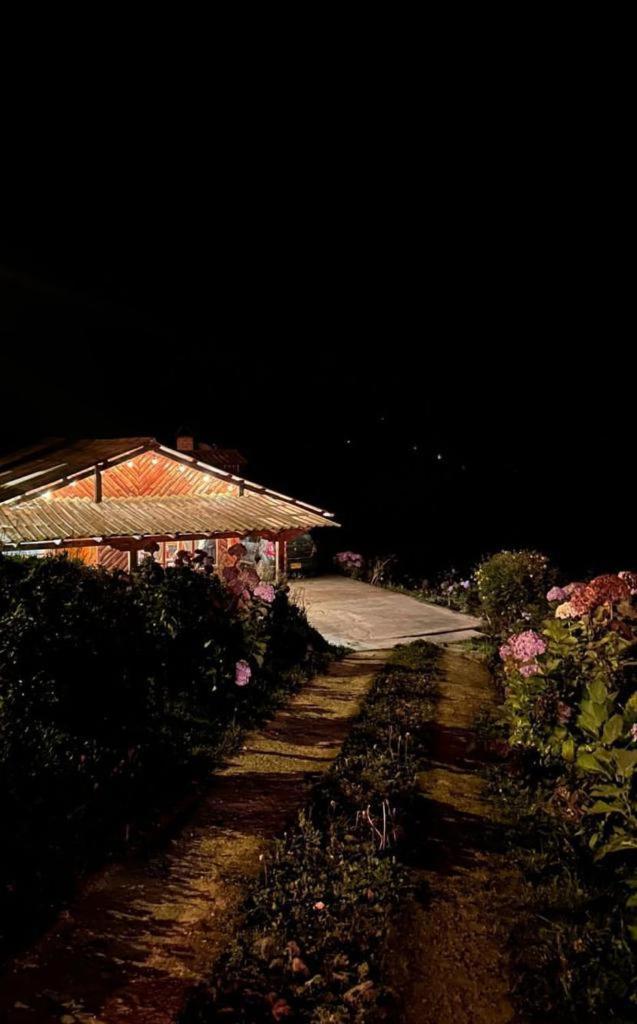 CASA LA KOCHA, Cabin, Hostal en la Laguna de la Cocha