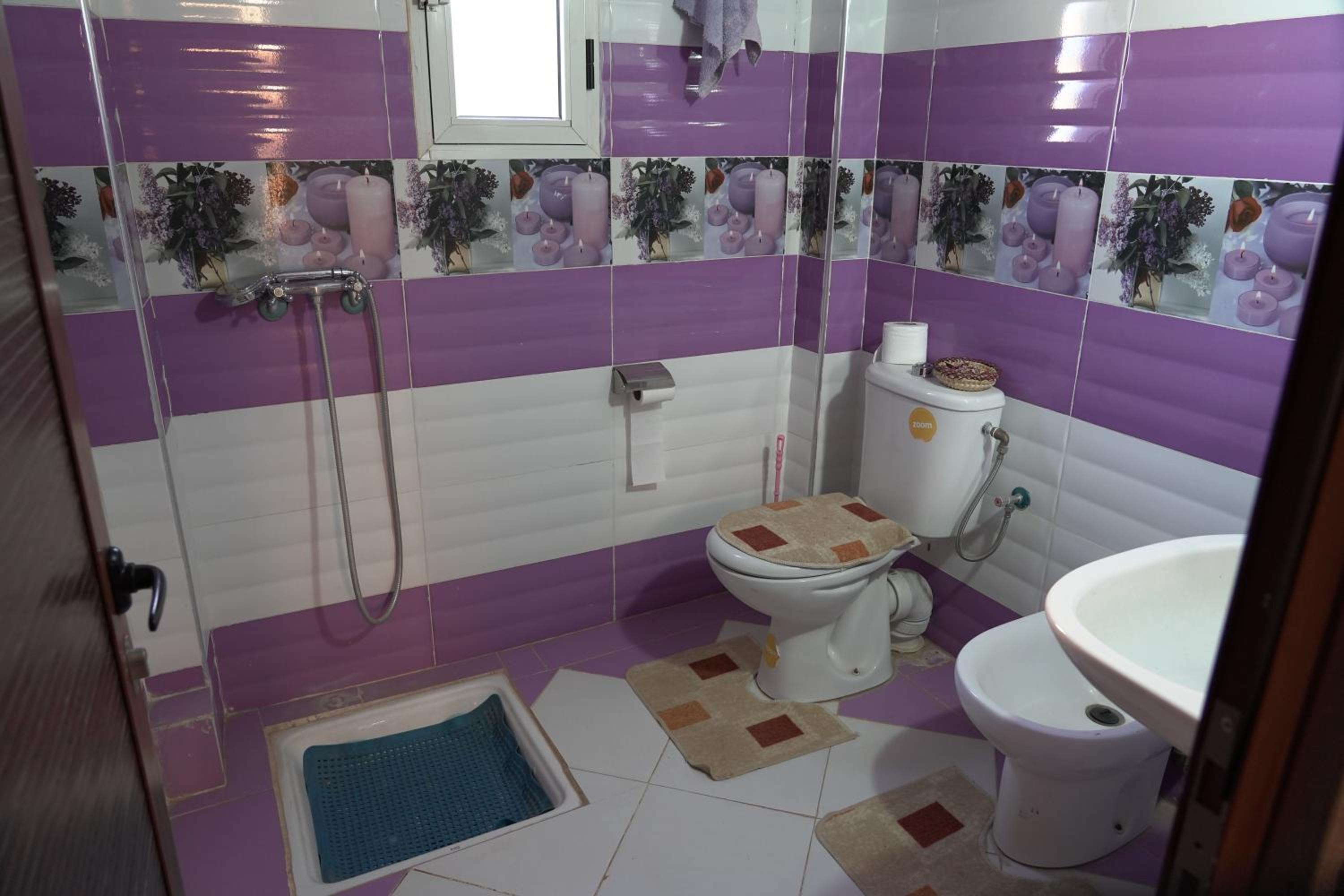 CHEZ MANAR