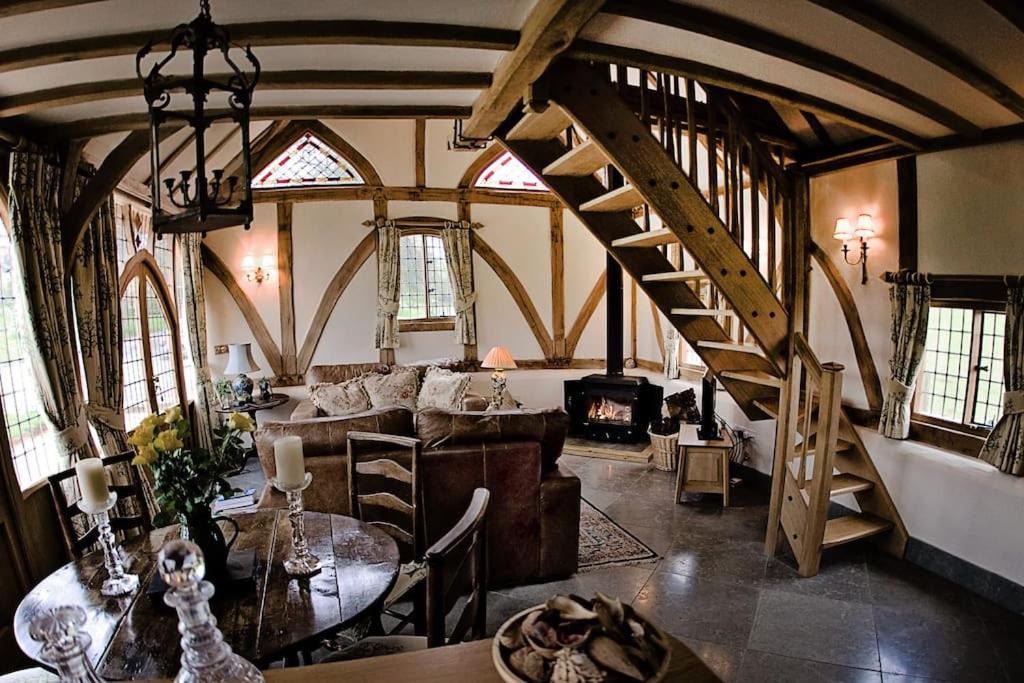Ebony Cottage