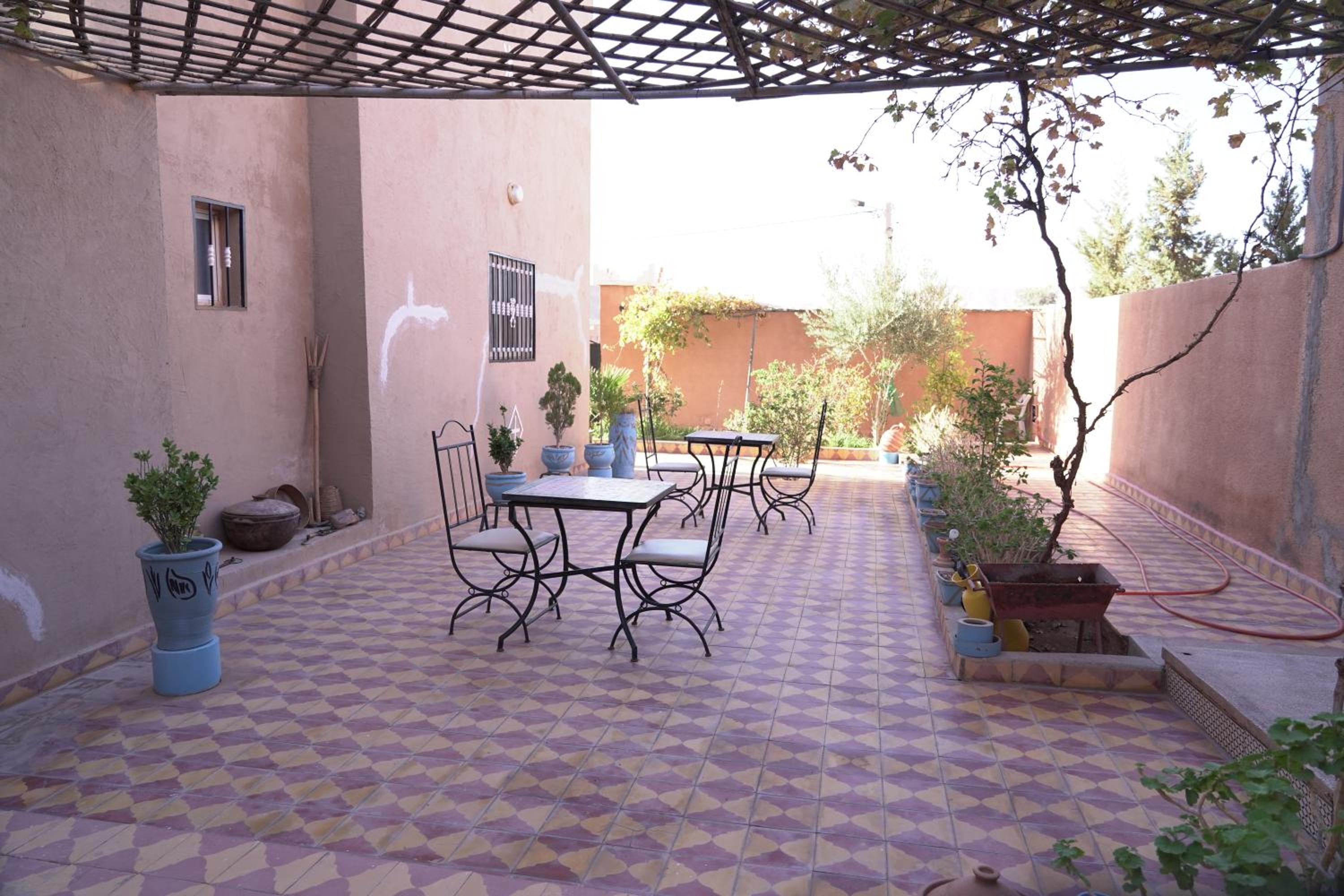CHEZ MANAR