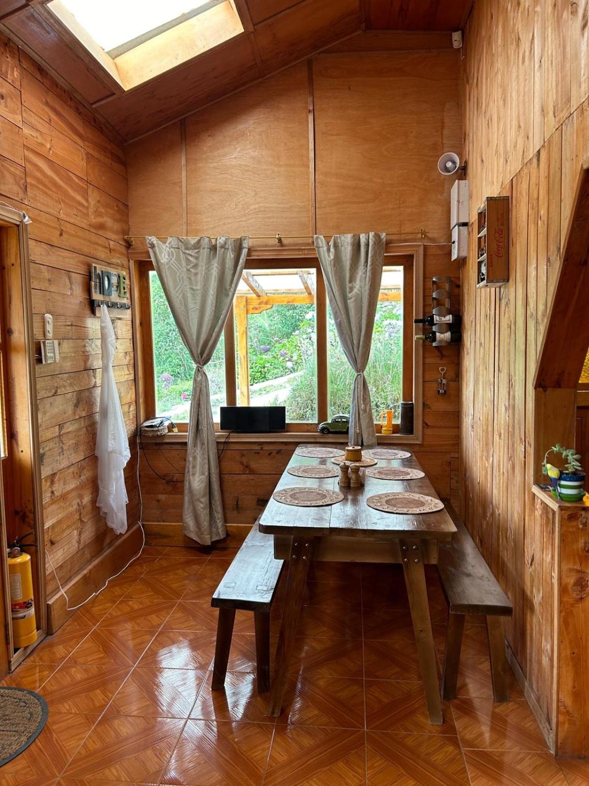 CASA LA KOCHA, Cabin, Hostal en la Laguna de la Cocha