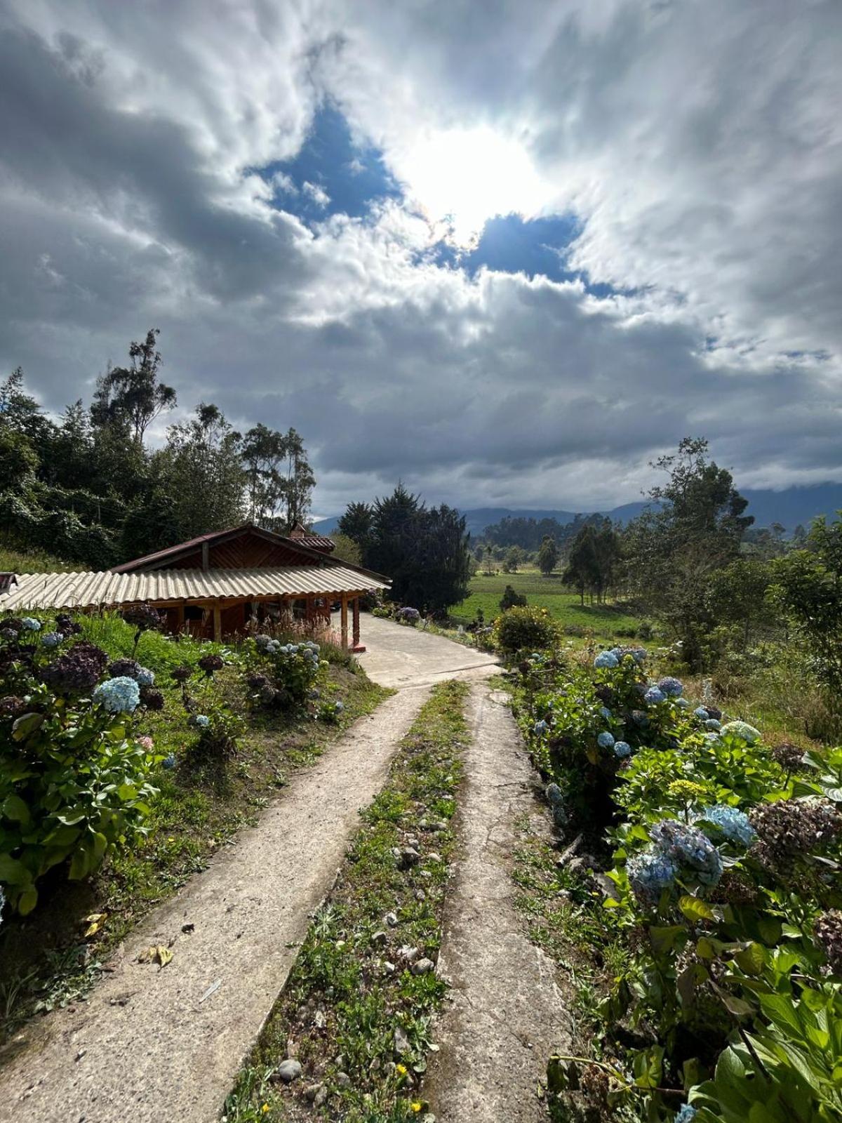 CASA LA KOCHA, Cabin, Hostal en la Laguna de la Cocha