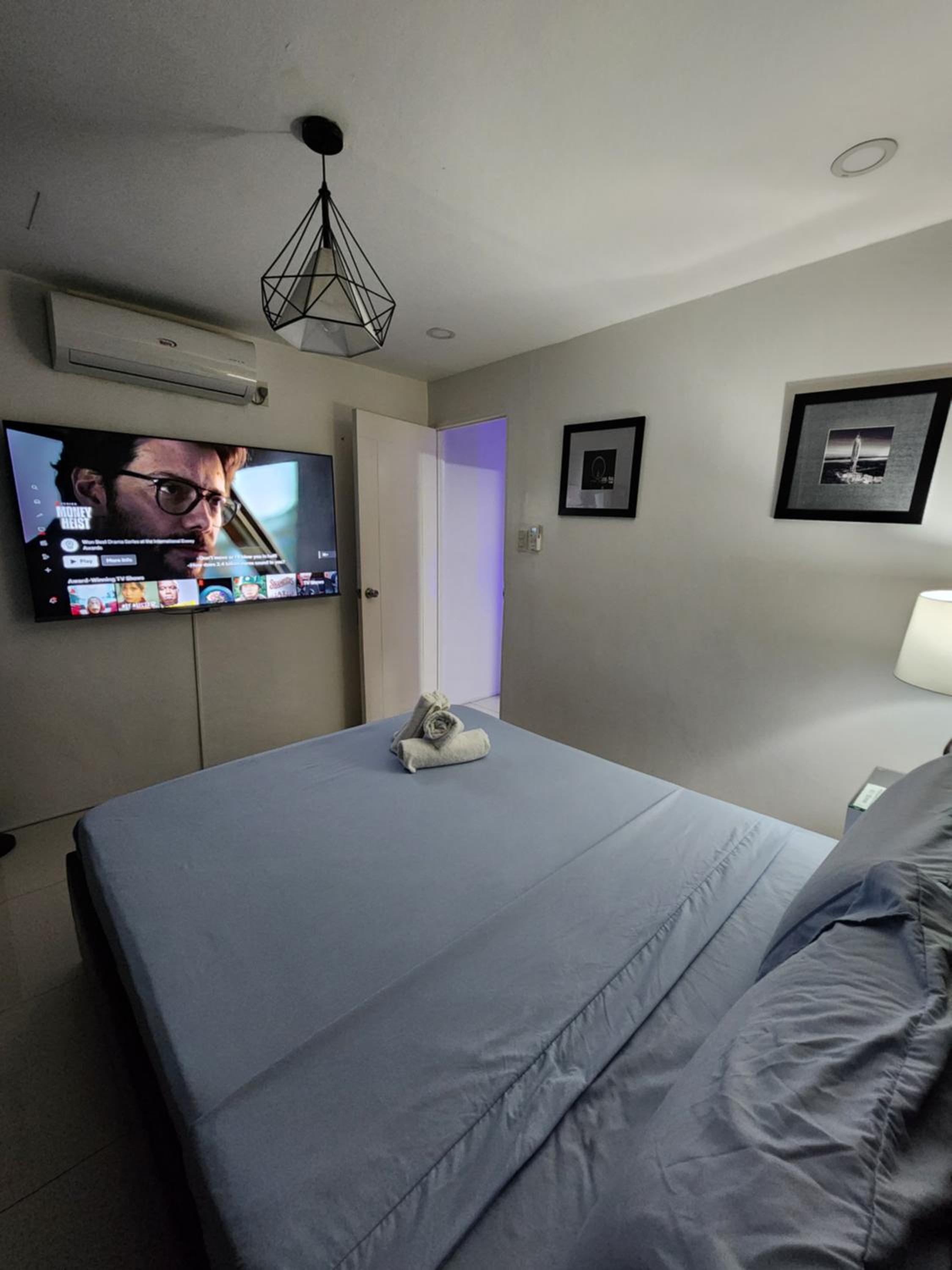 Kandi Suites 2BR with private Jacuzzi 500 Mbps internet view 4