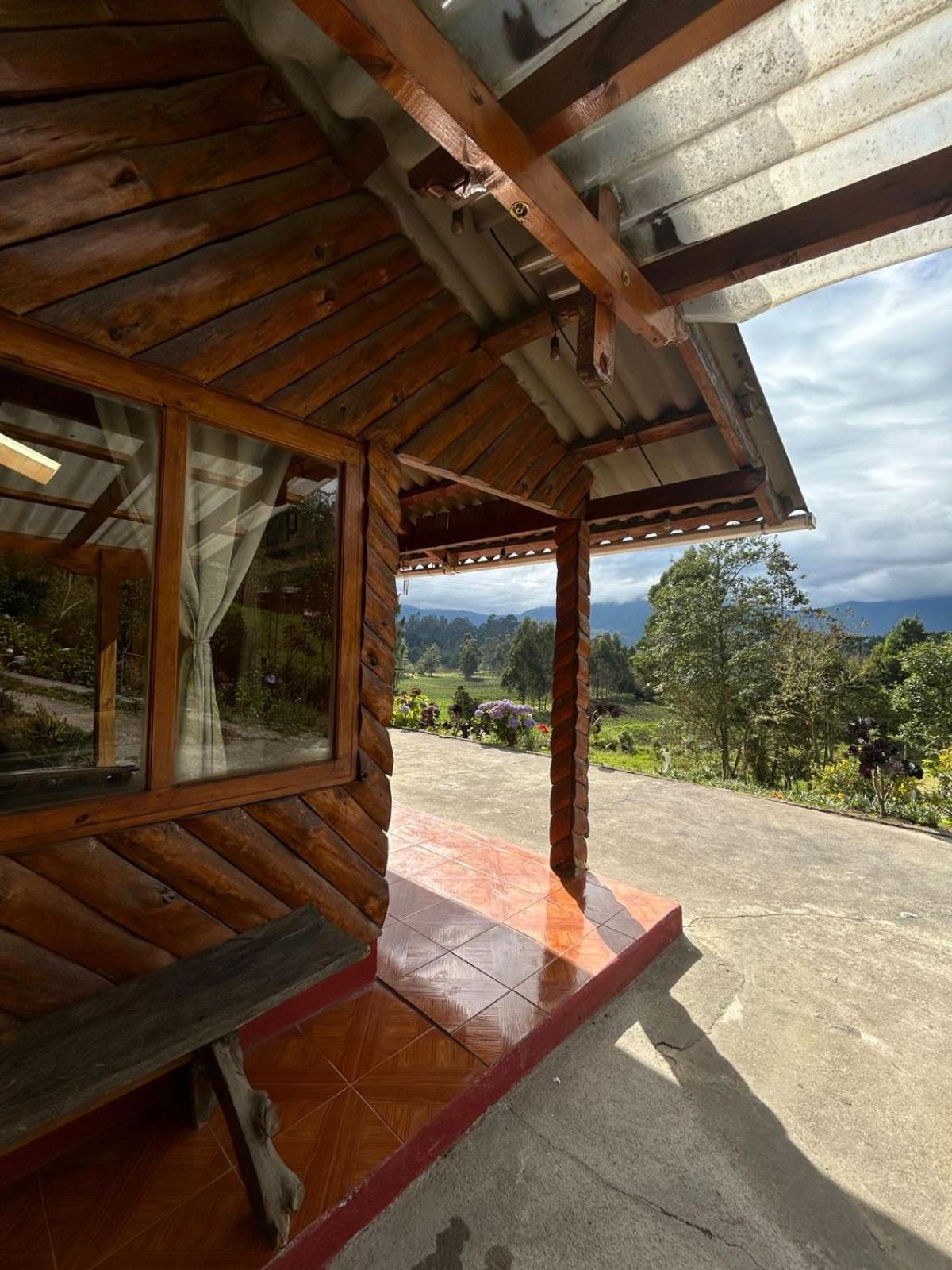 CASA LA KOCHA, Cabin, Hostal en la Laguna de la Cocha