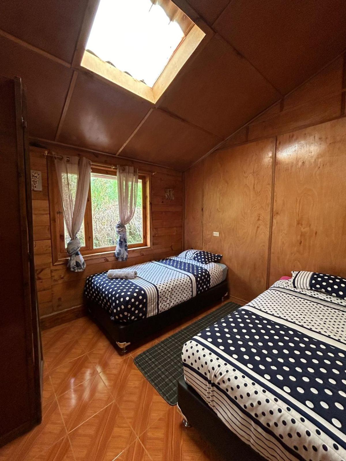 CASA LA KOCHA, Cabin, Hostal en la Laguna de la Cocha