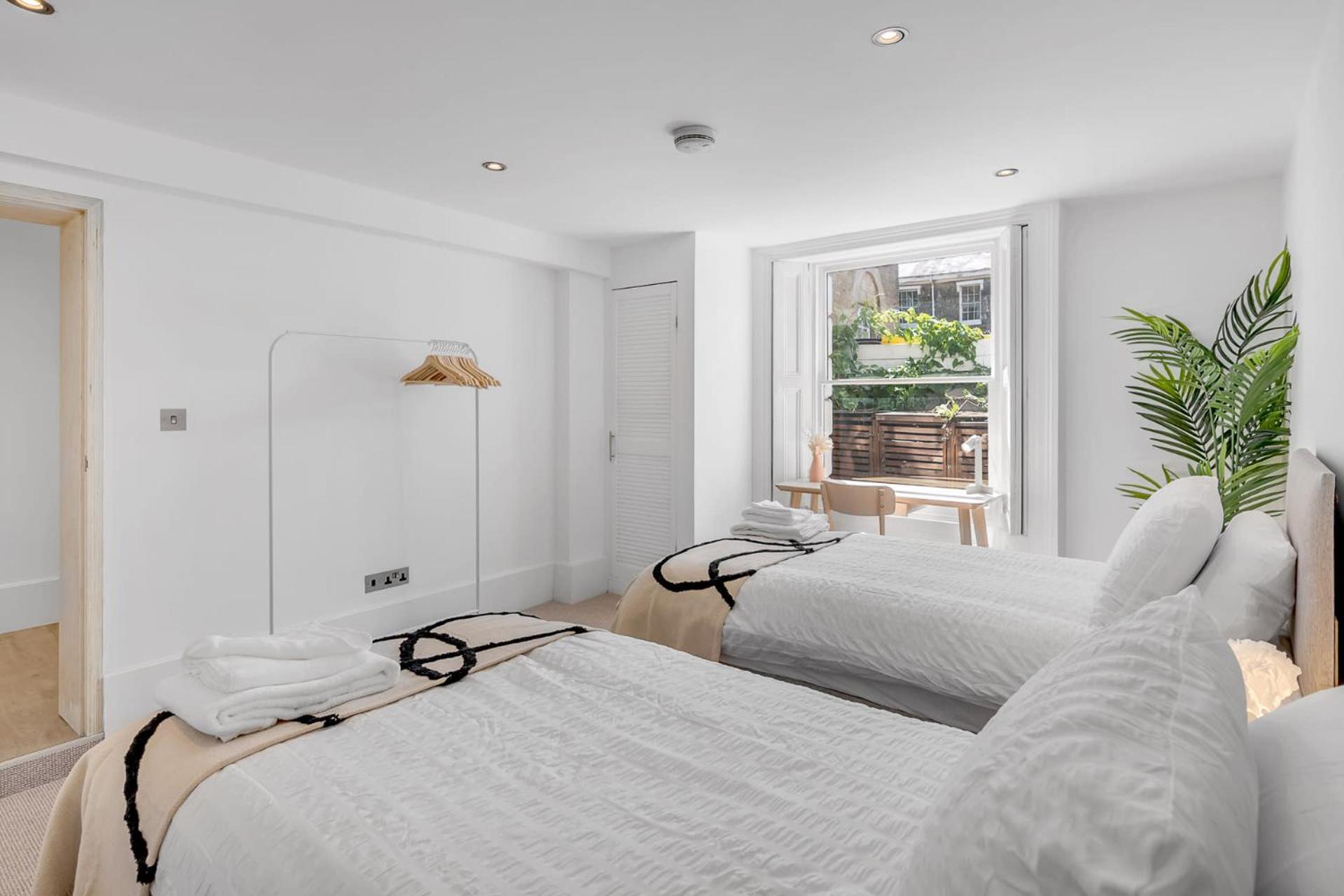 City Ground Floor Flat on St Stephens Rd view 4