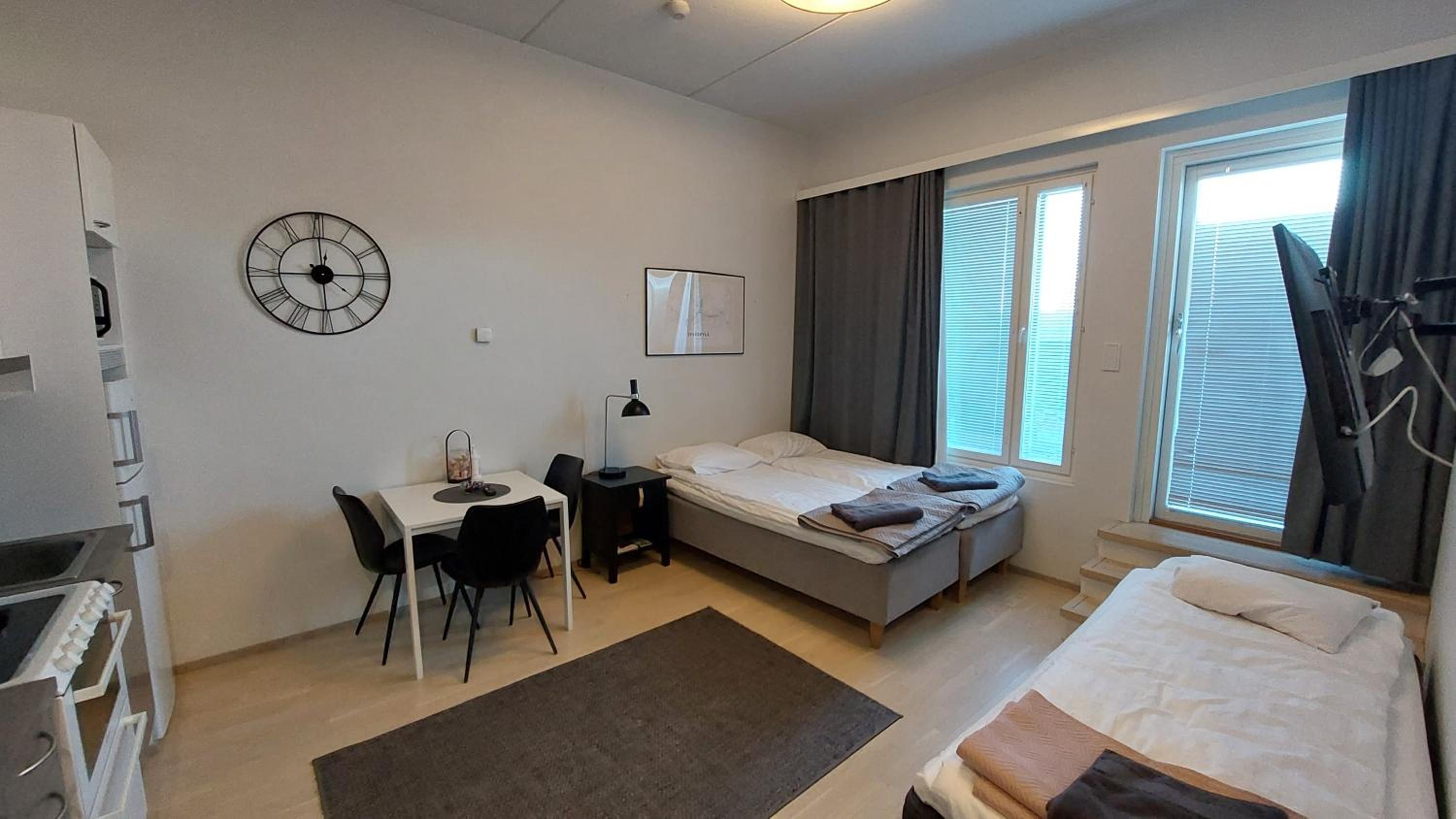 Top location city center studio with balcony and free parking Kotimaailma Apartments view 4