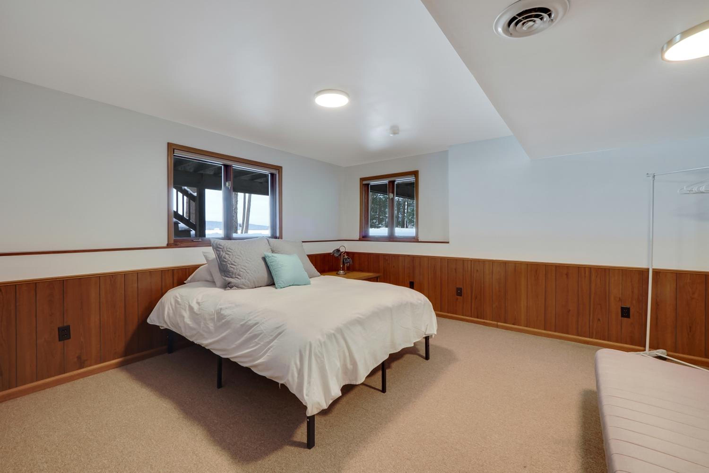 Deer Lake Retreat view 5
