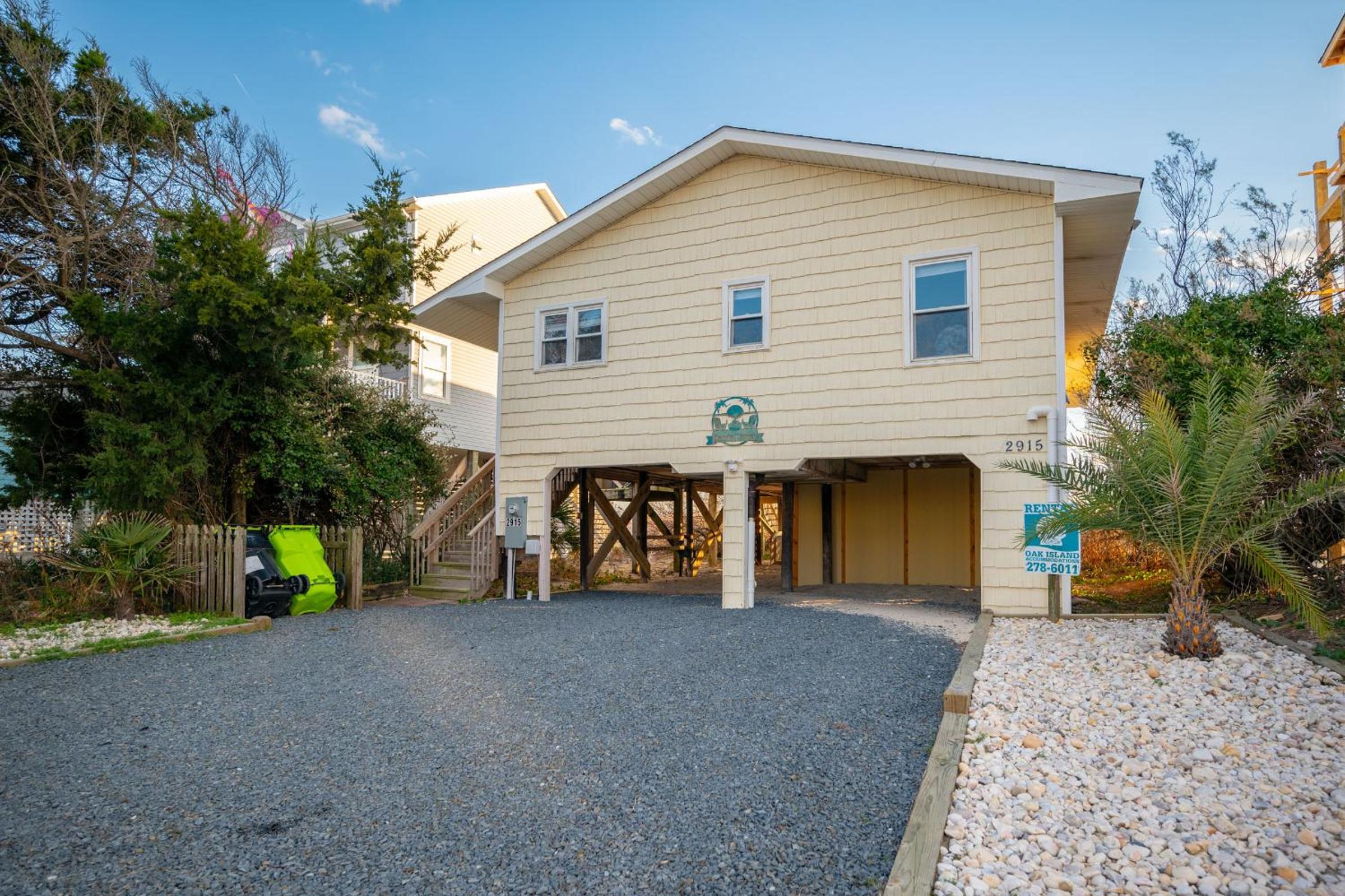 Sandy Dunes by Oak Island Accommodations view 3