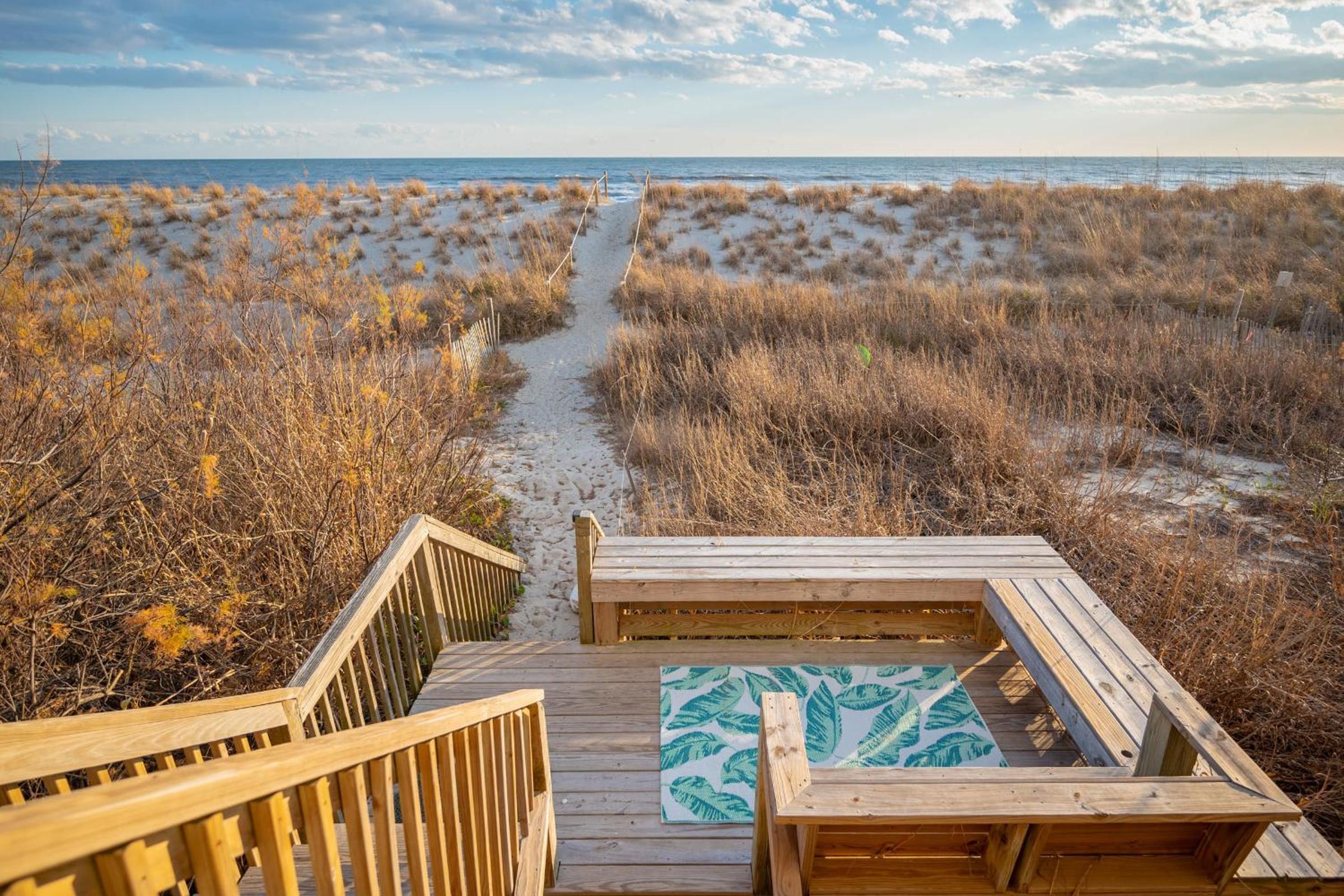 Sandy Dunes by Oak Island Accommodations view 5
