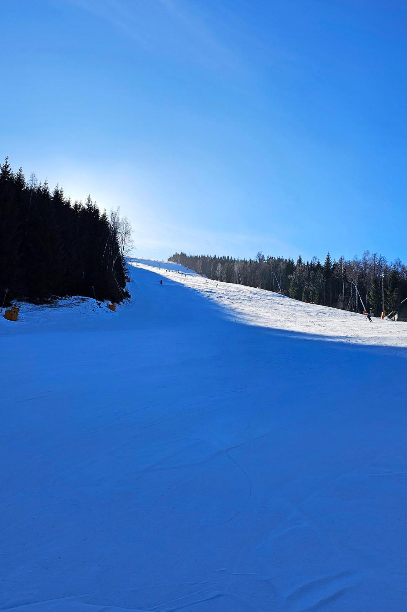ENJOYHARRACHOV - Atraktivní slunný klimatizovaný apartmán 14 v centru se saunou, parkováním, Wifi-WLAN, SAT, herní konzolí, PC s win 10, Netflix zdarma a m