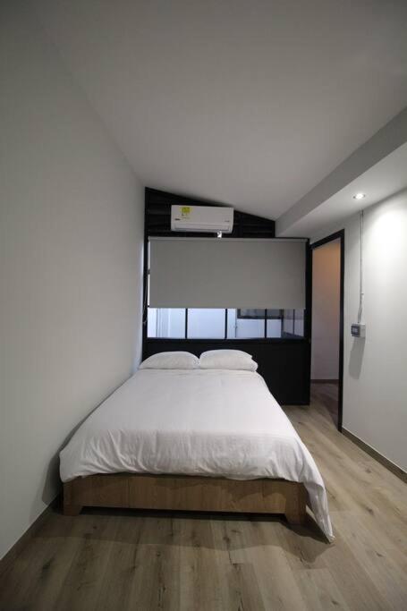 ¡Apartamento con Aire Acondicionado! LAU6