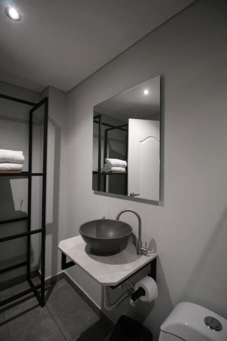 ¡Apartamento con Aire Acondicionado! LAU6