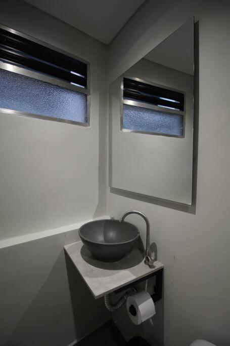 ¡Apartamento con Aire Acondicionado! LAU6
