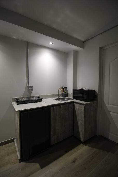¡Apartamento con Aire Acondicionado! LAU6