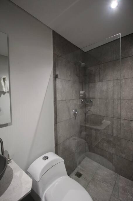 ¡Apartamento con Aire Acondicionado! LAU6