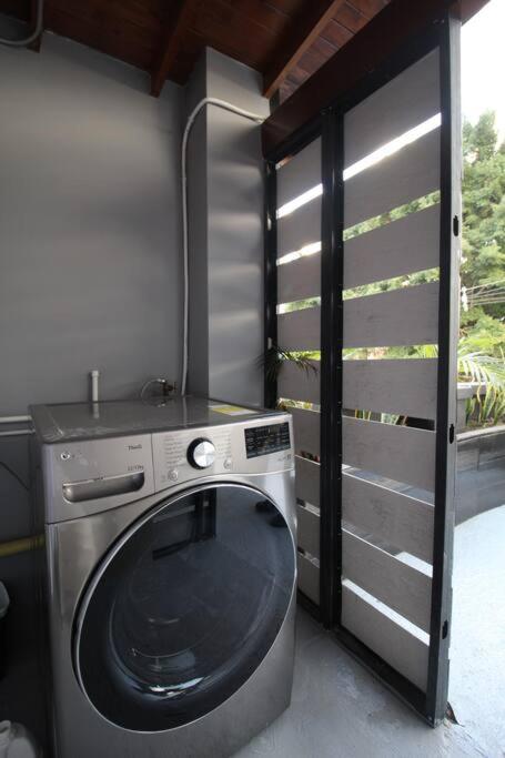 ¡Apartamento con Aire Acondicionado! LAU6