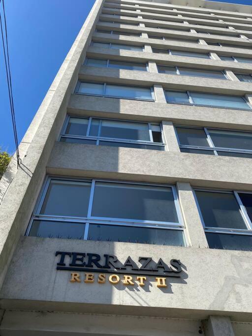 Terrazas Resort monoambiente moderno con piscina