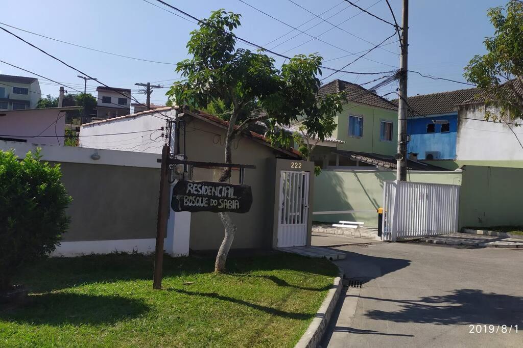 Piscina Churrasqueira e paz Casa de Campo da Jeanne em Campo Grande, Rio de Janeiro
