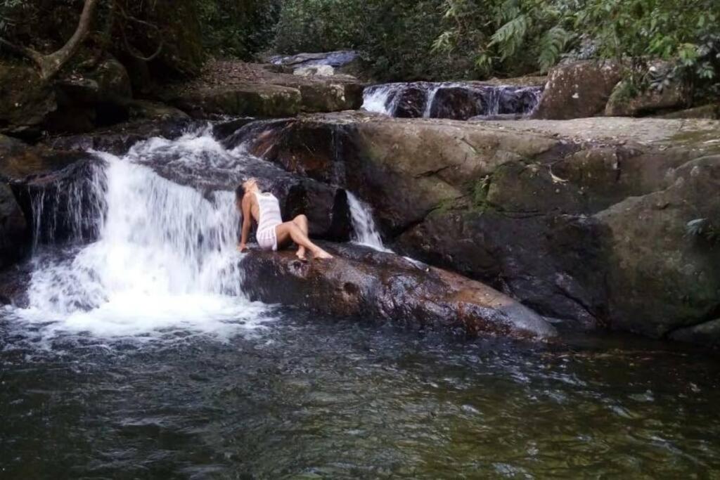 Piscina Churrasqueira e paz Casa de Campo da Jeanne em Campo Grande, Rio de Janeiro